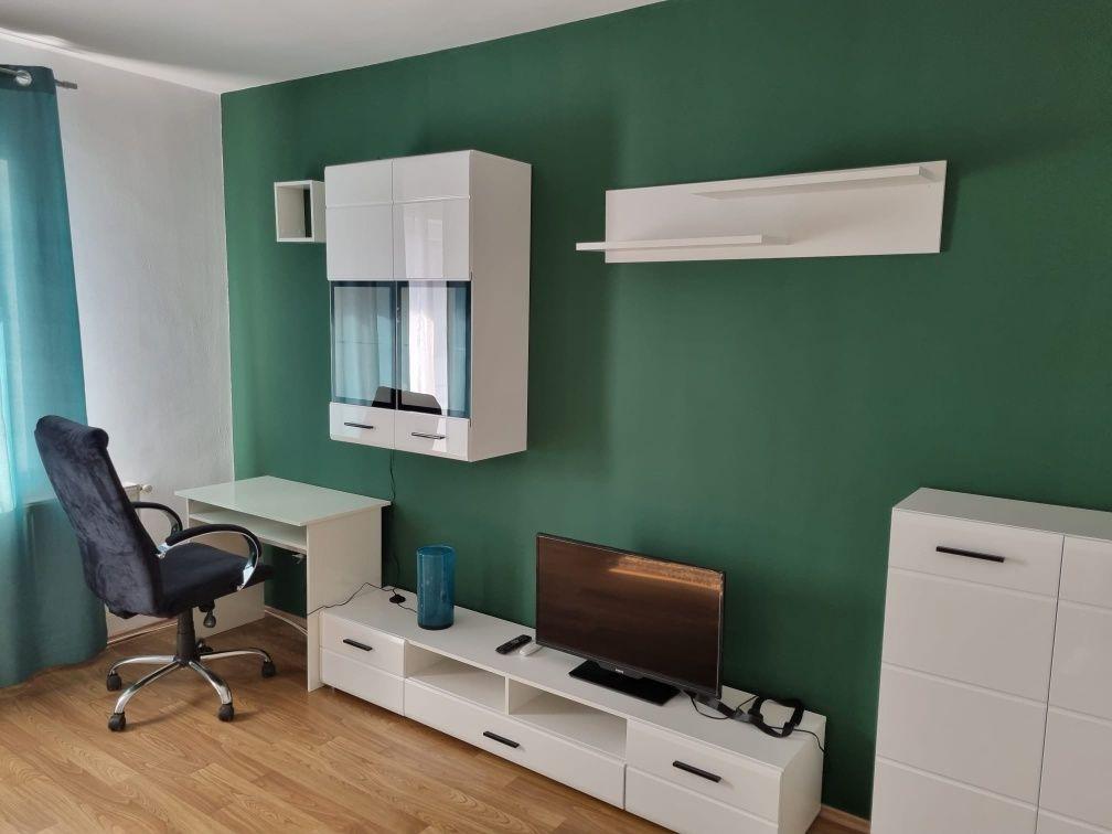 MOVE IN READY apartament superb cu garaj in zona ideala