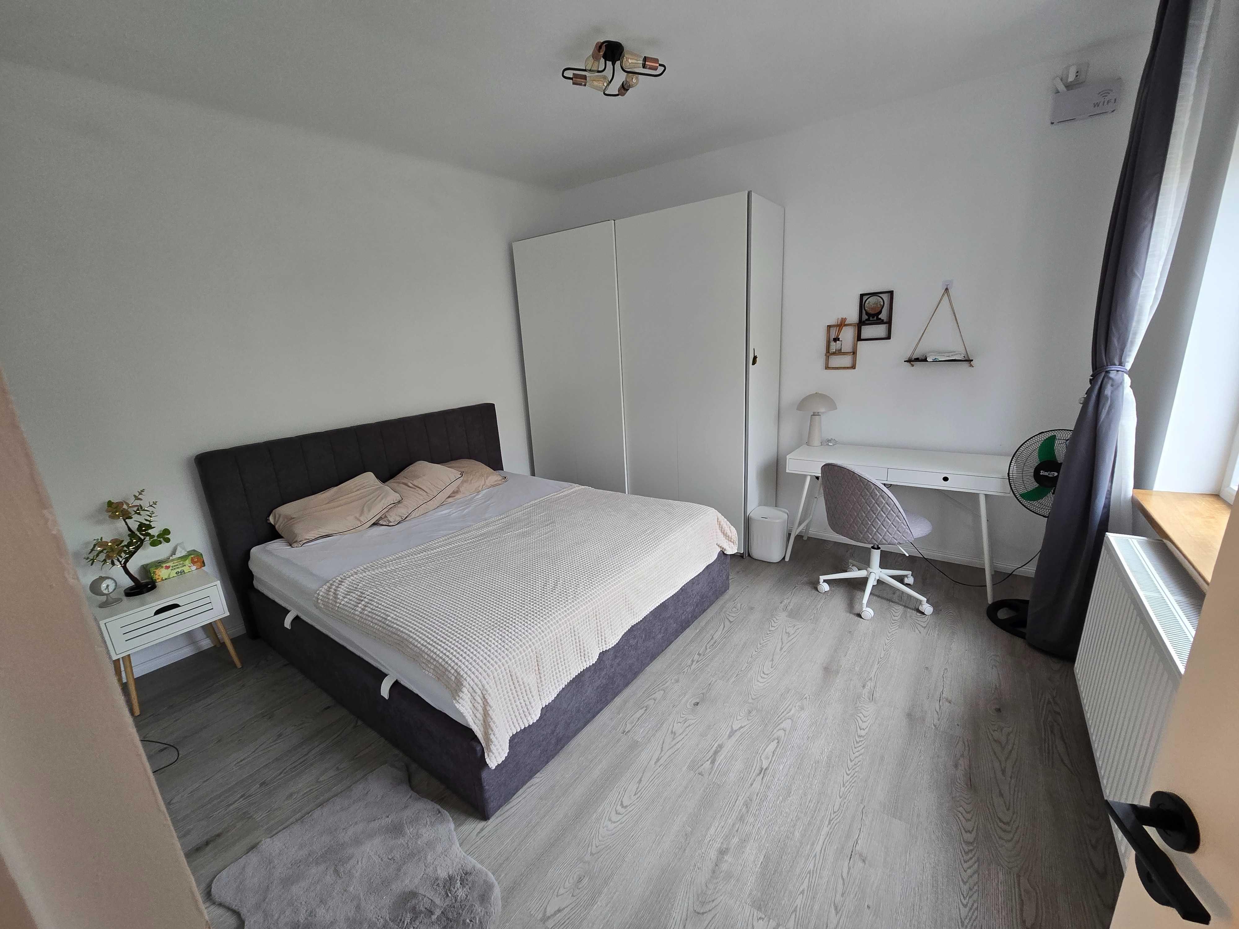 Inhiriez apartament festval Electric si Untold - imagine 1