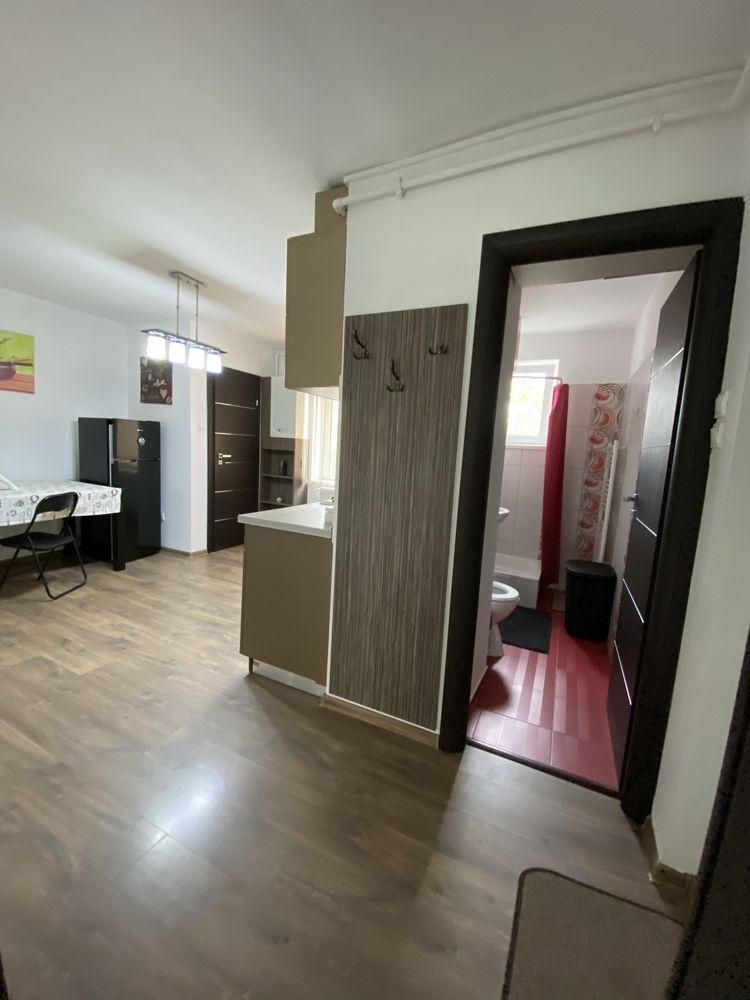 Inchiriez apartament in centru