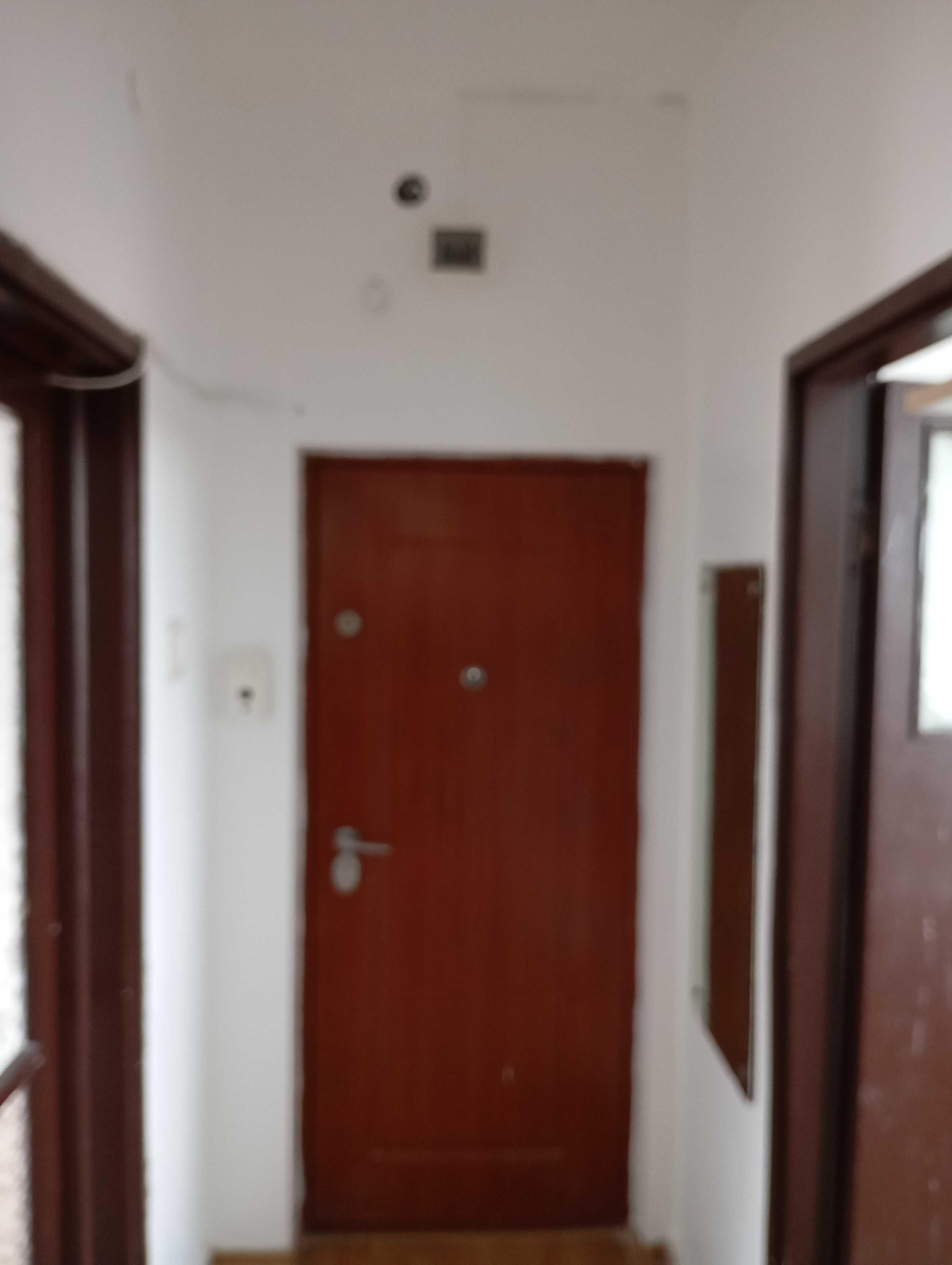 Apartment 2 camere decomandate în Tractorul