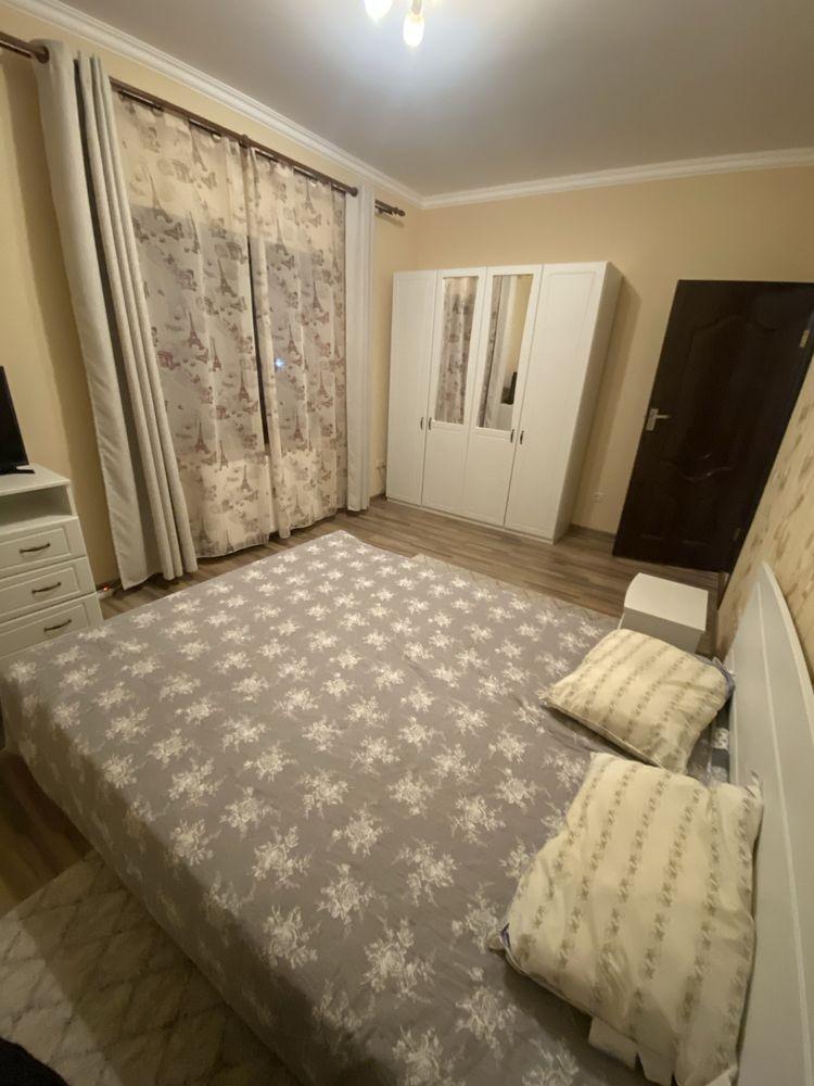 Inchiriez apartament doua camere str mijloc