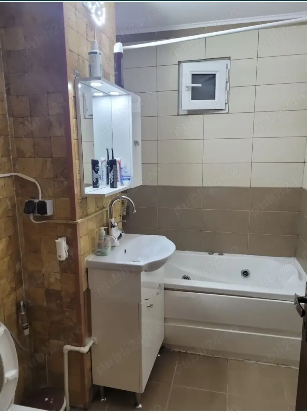 Vand apartament 3 camere parter
