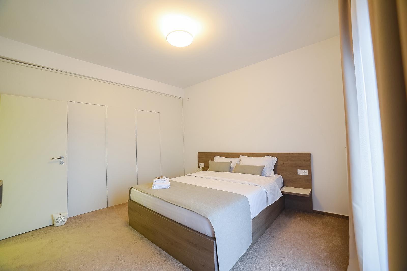 Inchiriere Apartament zona Coresi 5