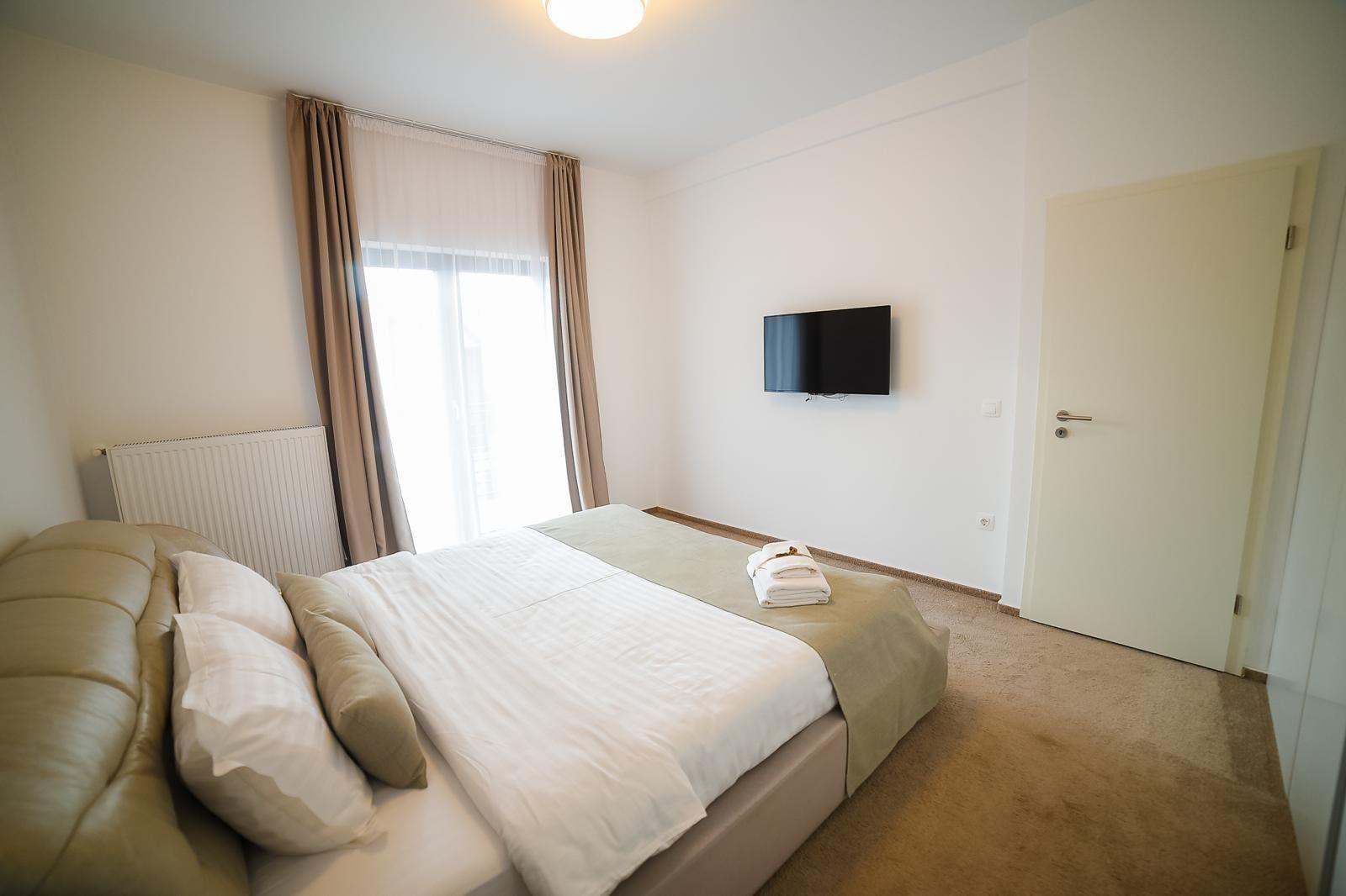 Inchiriere Apartament zona Coresi 3