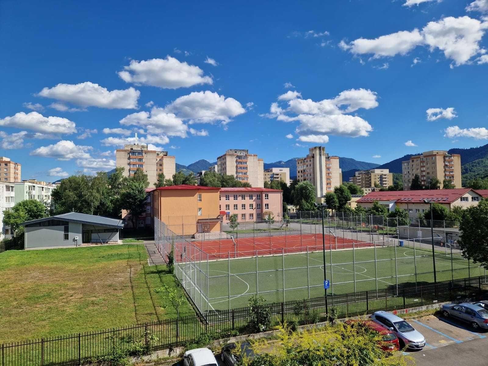 Apartament 3 camere de închiriat, decomandat, Astra, 3/4