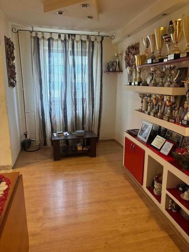 Apartament 4 camere