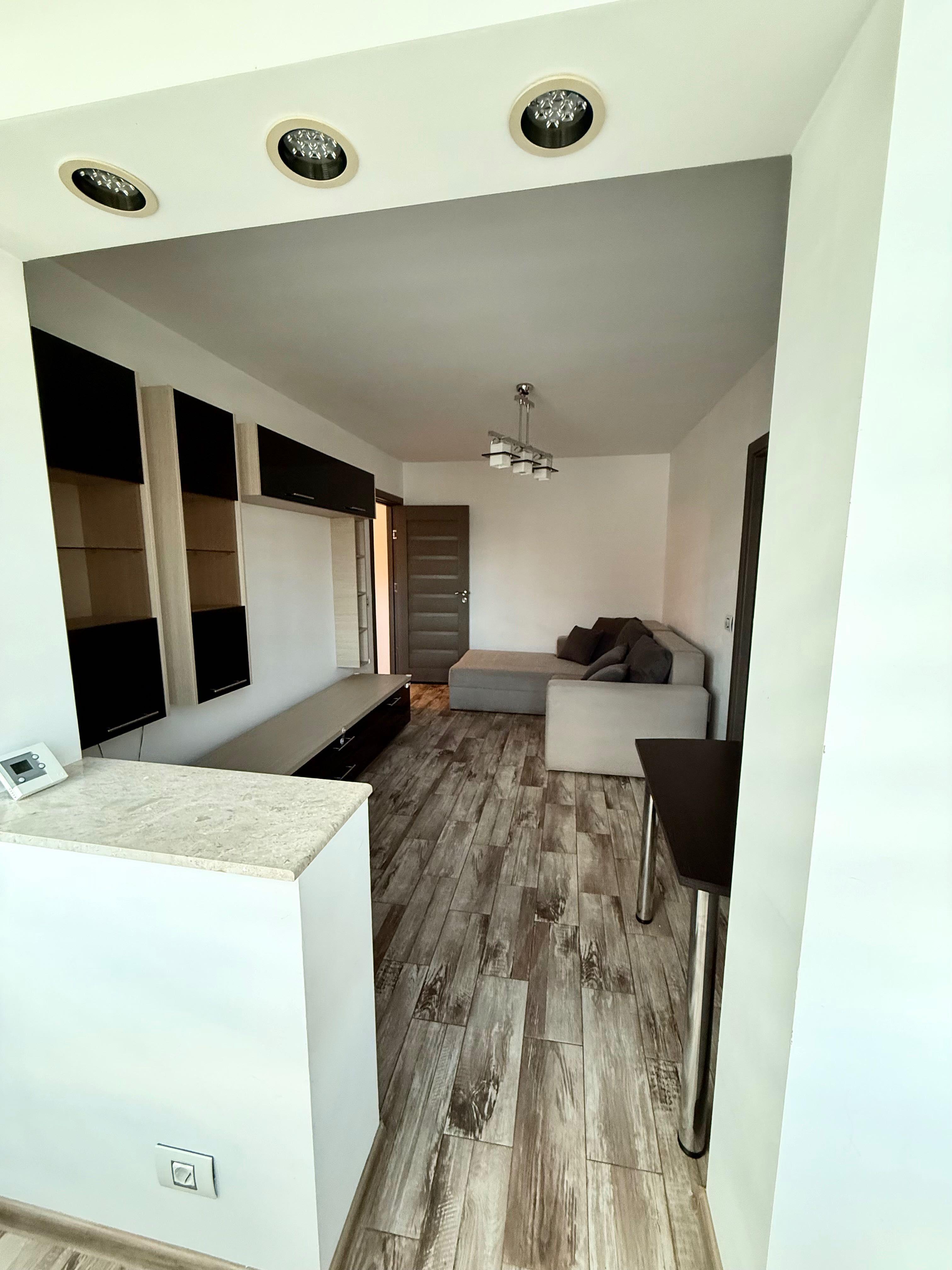 Închiriez apartament 2 camere Tomis Nord