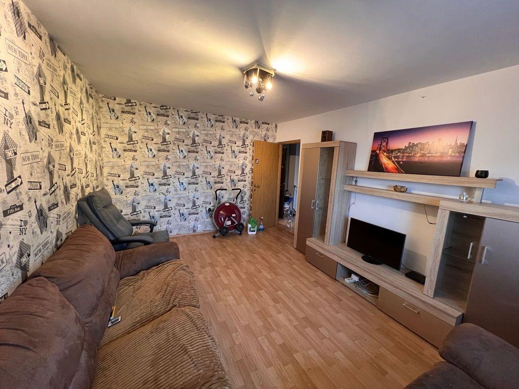 Particular inchiriez apartament 2 camere decomandat