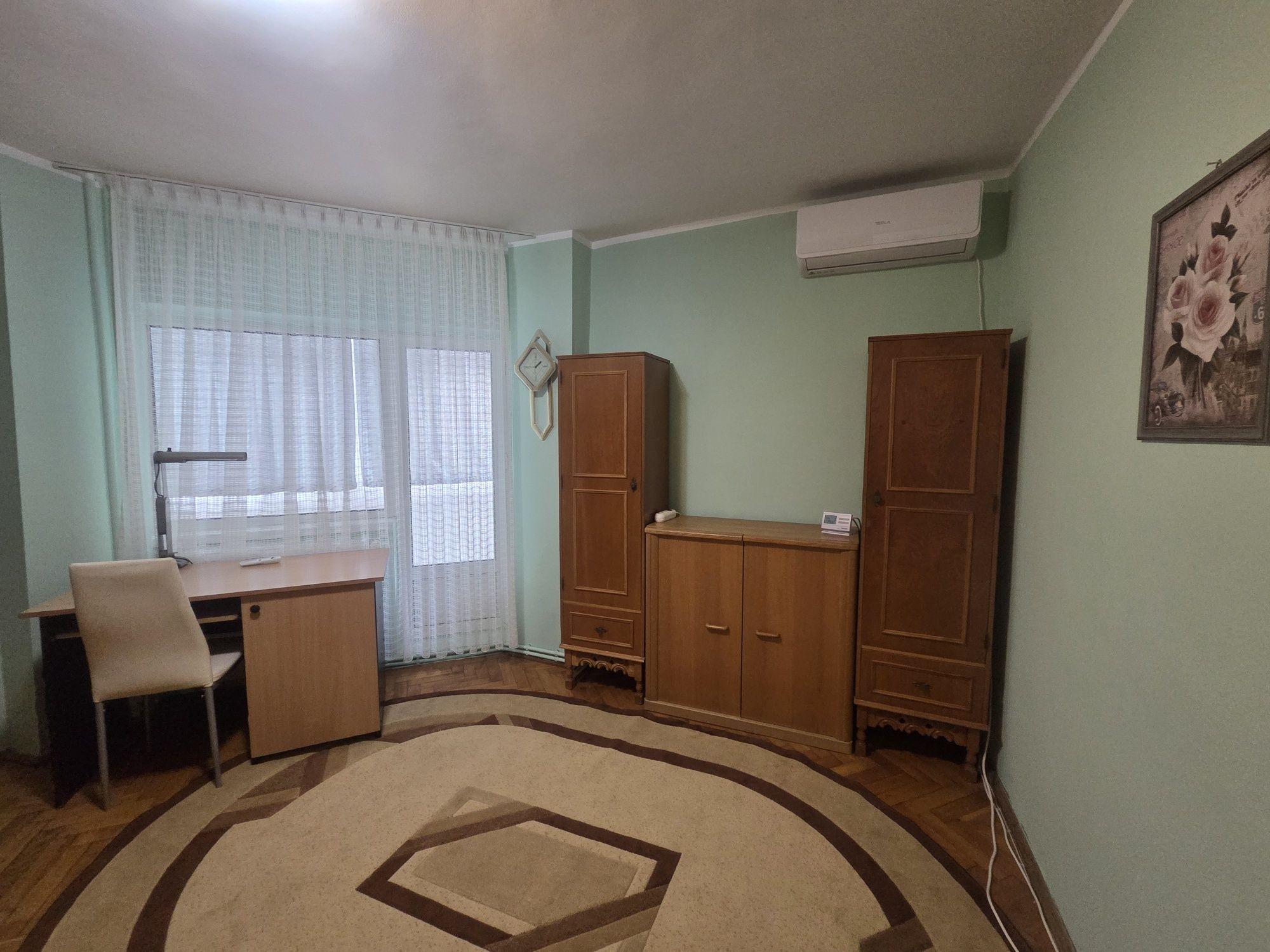 Închiriez garsoniera decomandata Craiova zona 1 Mai Fac medicina