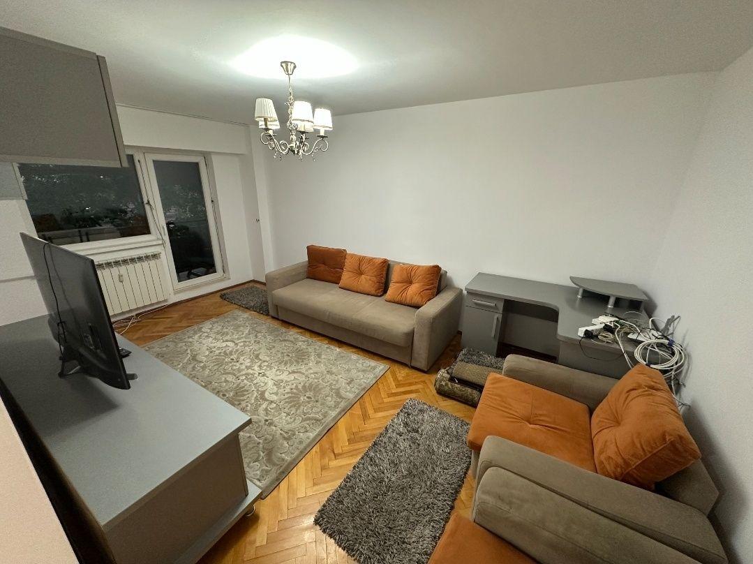 Inchiriez apartament 3 camere Electroputere Mall