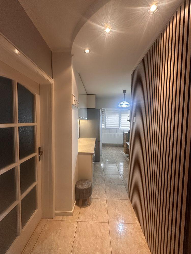 Vand apartament mobilat cu 3 camere, 2 bai, 65 mp, bloc PB, zona Decebal - imagine 1
