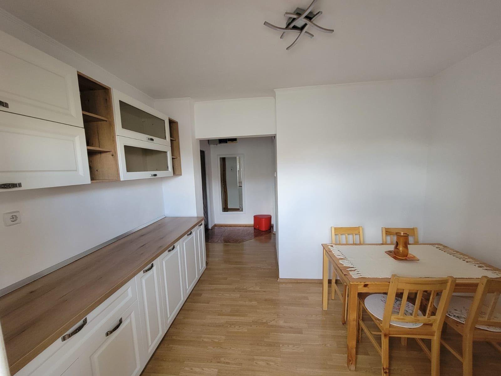 Apartament 3 camere de vânzare - imagine 1