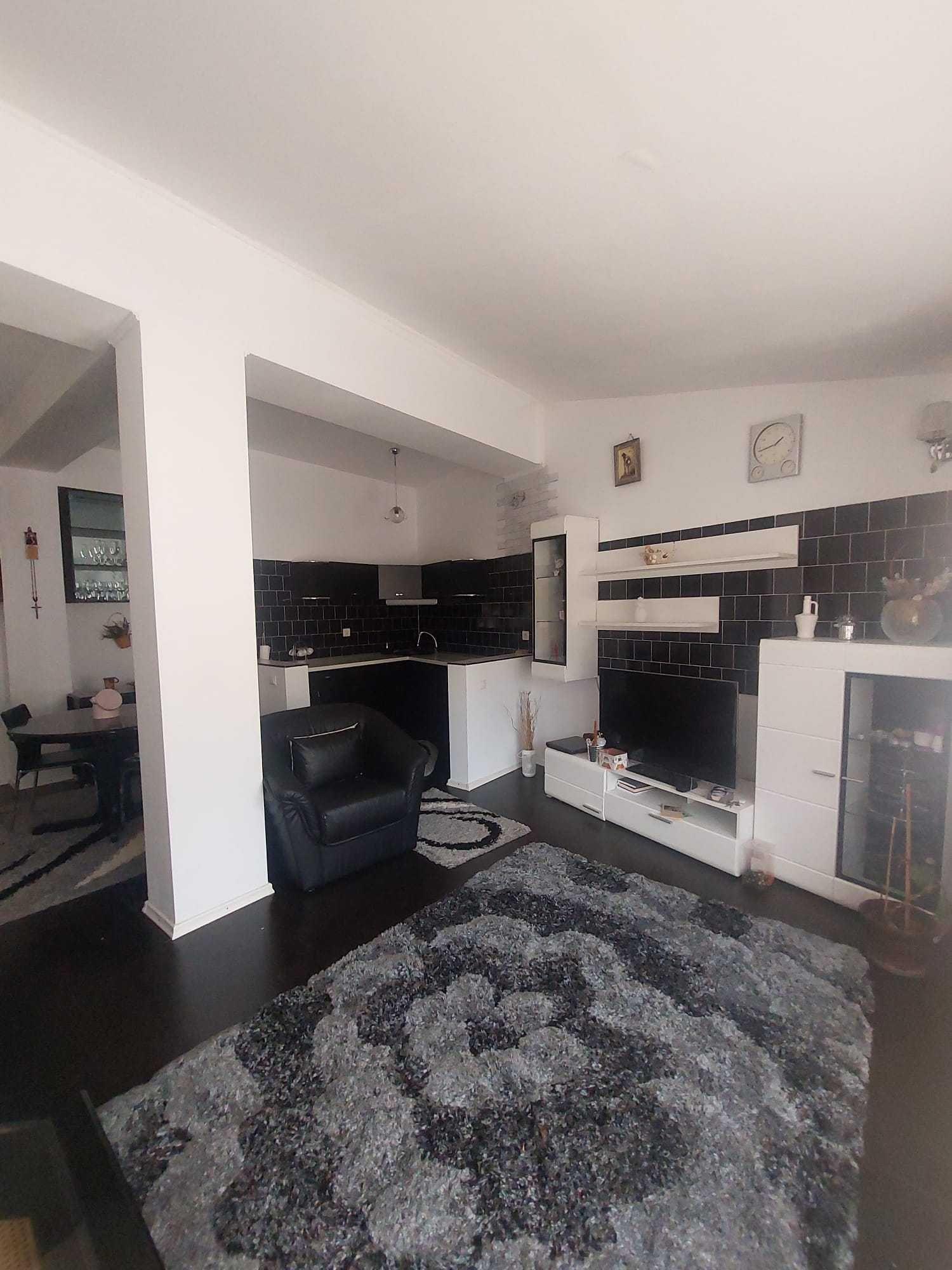 Apartament de 146 mp, dispus pe două niveluri, în zonă ultracentrală - imagine 1