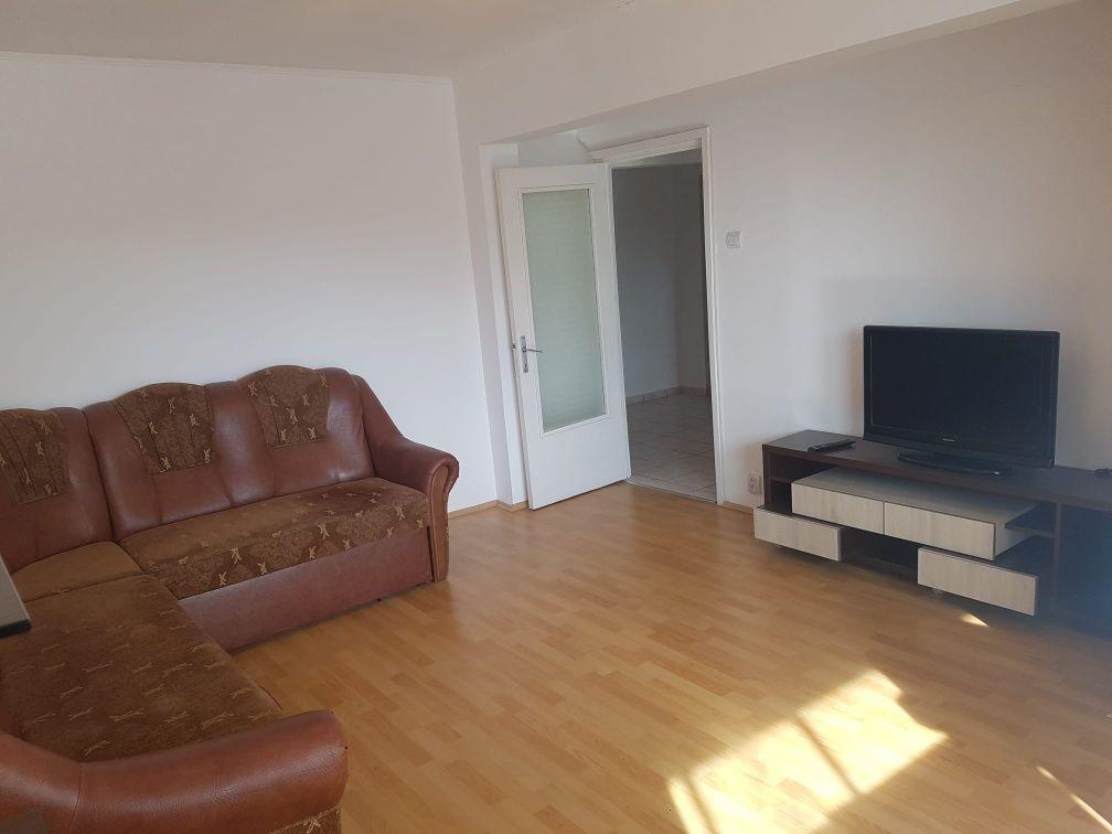 Închiriez ap. 2 camere decomandat B-dul Dacia 56mp