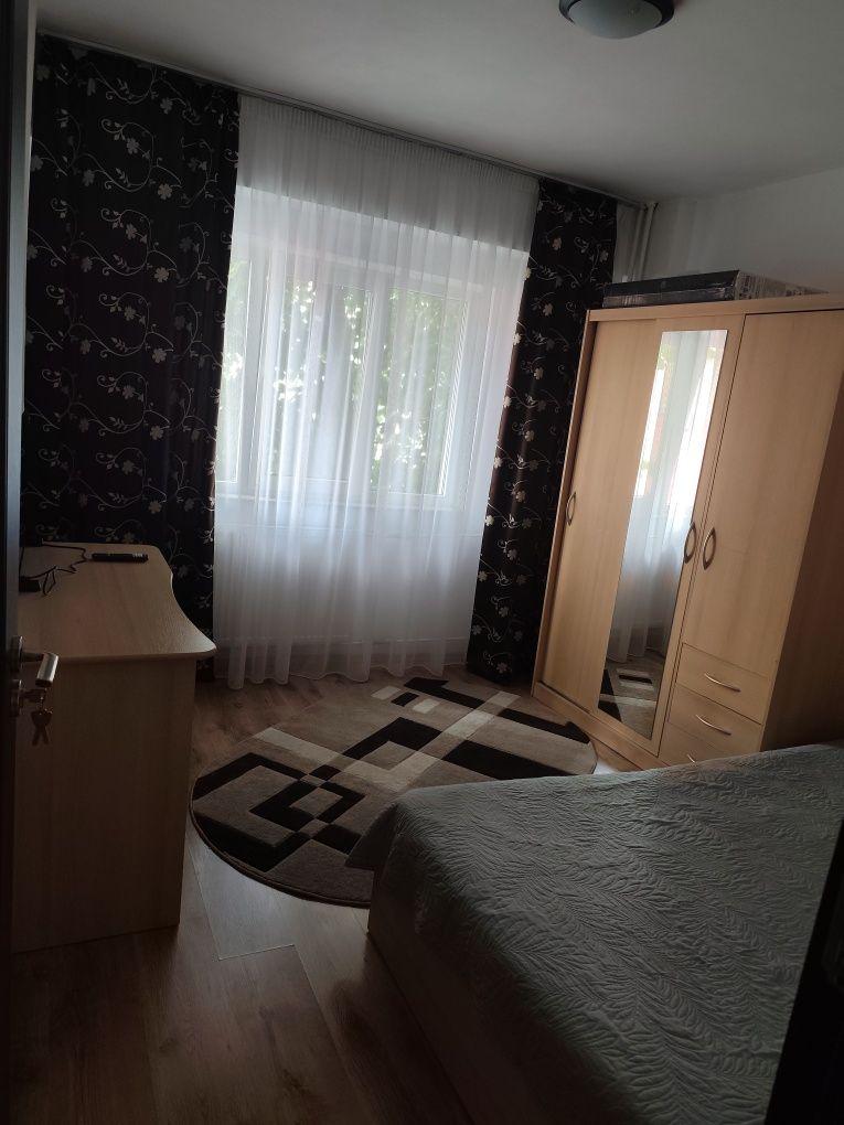 Apartament de închiriat