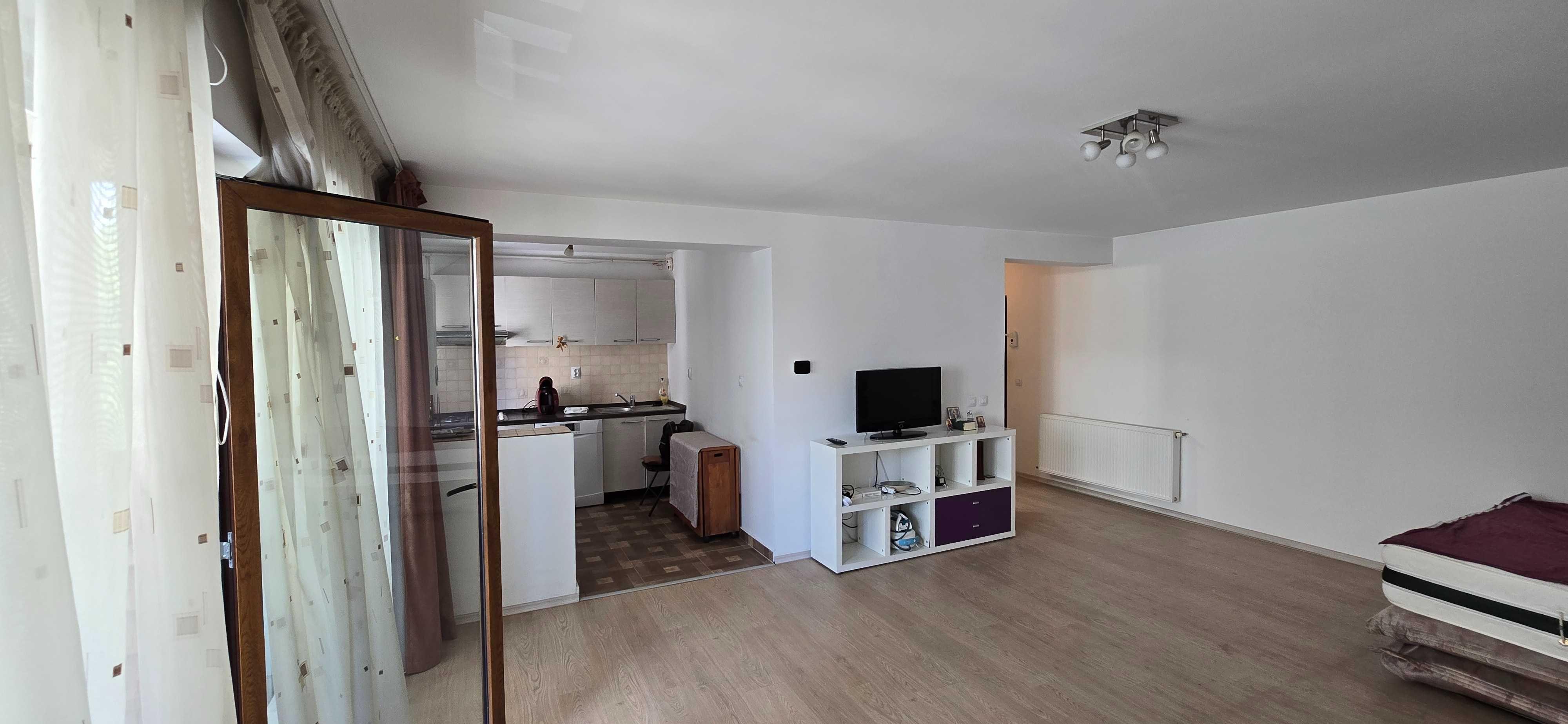 Garsonieră spațioasă 47 mp | Etaj 1din 4 | Bloc 2012 | Loc de parcare inclus | 68.500 euro - imagine 1