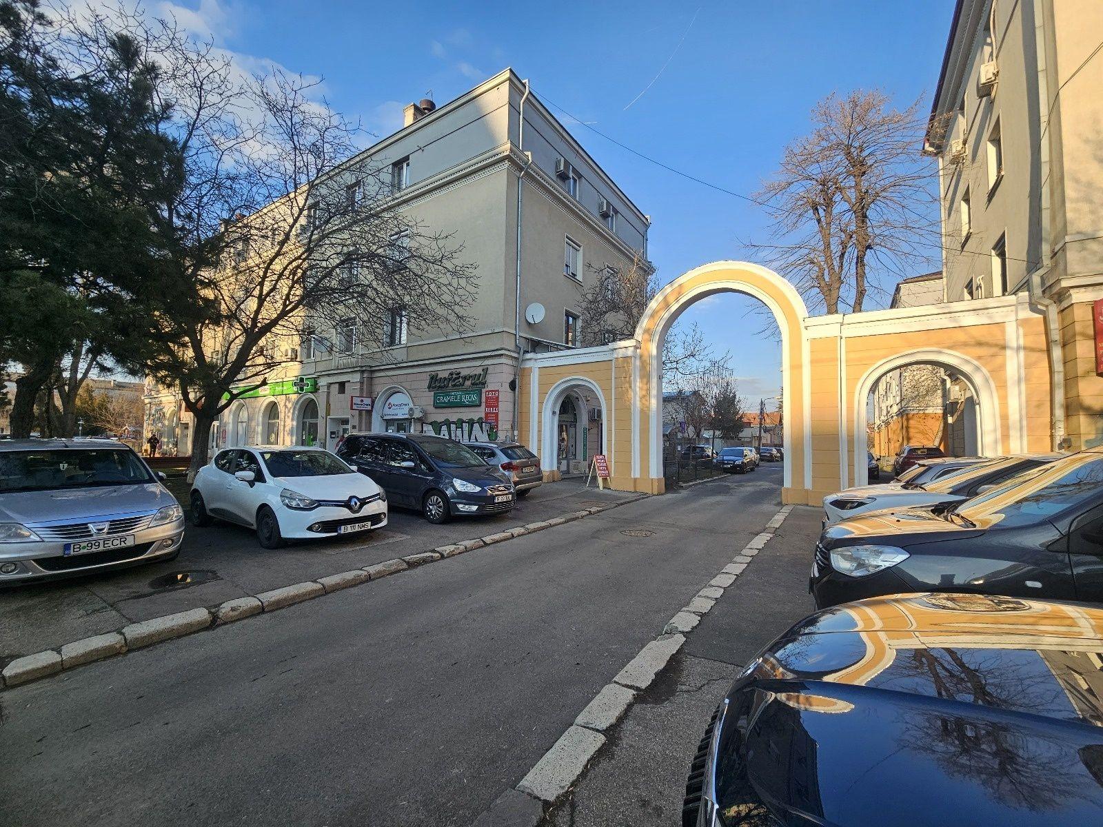 Proprietar, vand apartament 2 camere - 66mp - Bloc rusesc - Ideal pt renovare - Bucureștii Noi