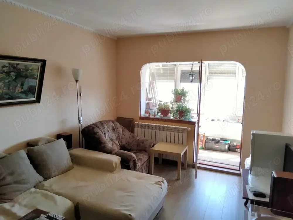 Apart. 4 camere, Bd. 1 Decembrie 1918, 82 mp util, et 4-4 , 1985, boxa 8mp, loc parcare platit - imagine 1