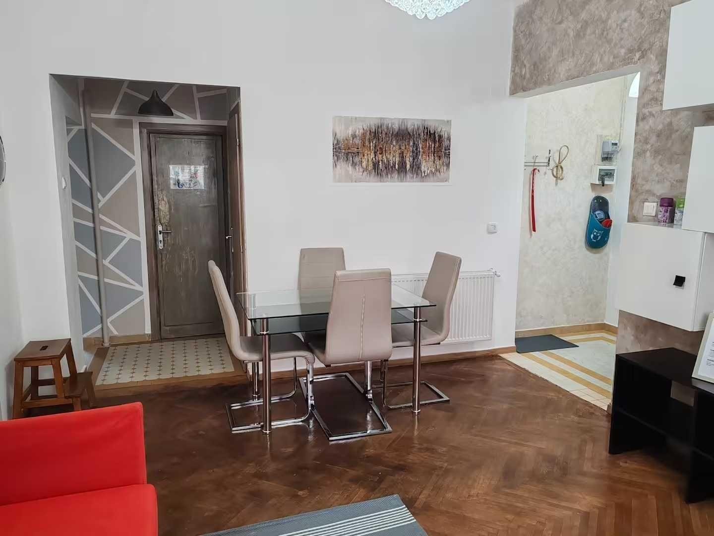 Zona Universitate Inchiriez apartament intrarea italiana - imagine 1