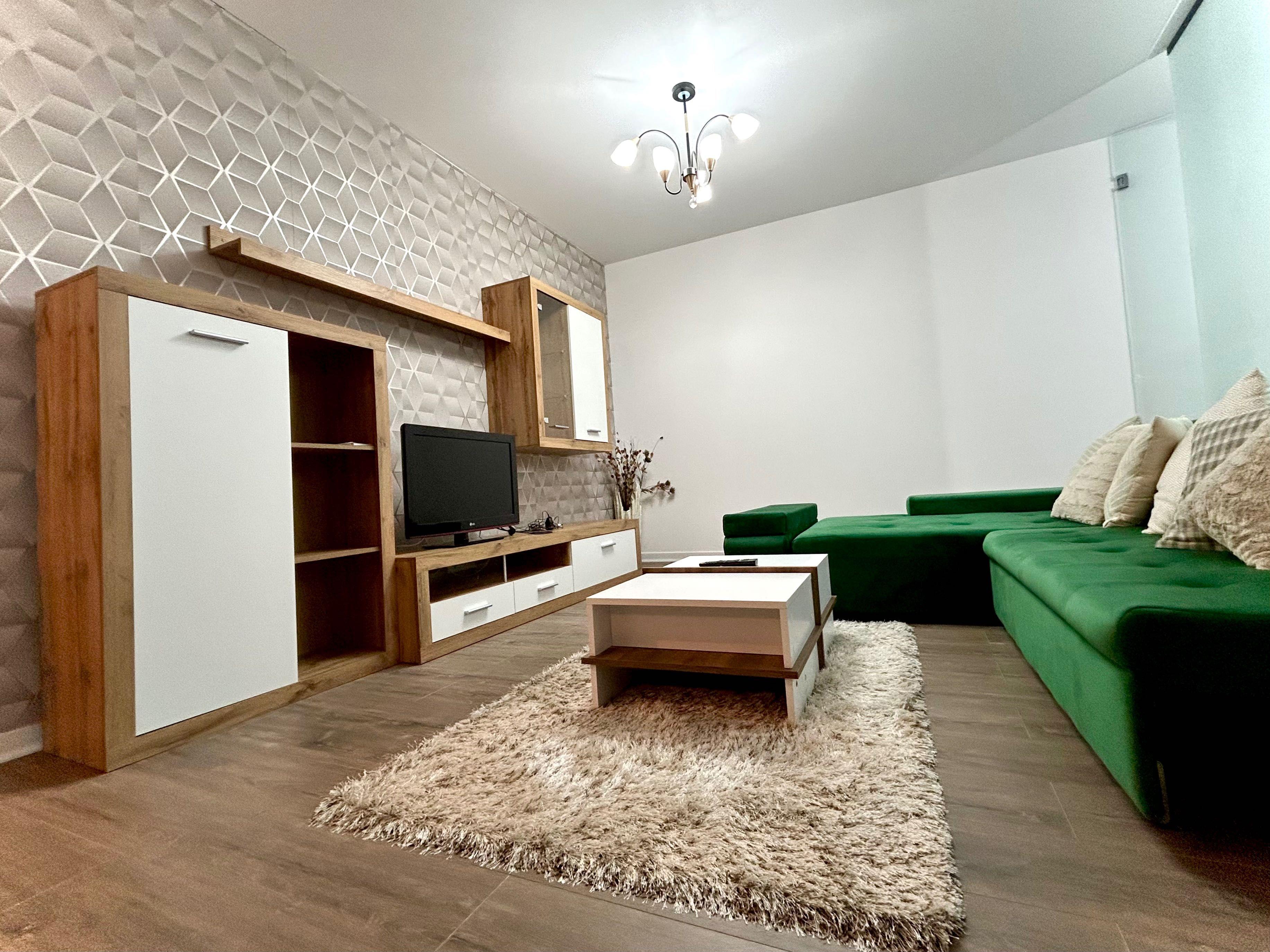 Proprietar inchiriez studio Cloud 9 cu loc de parcare