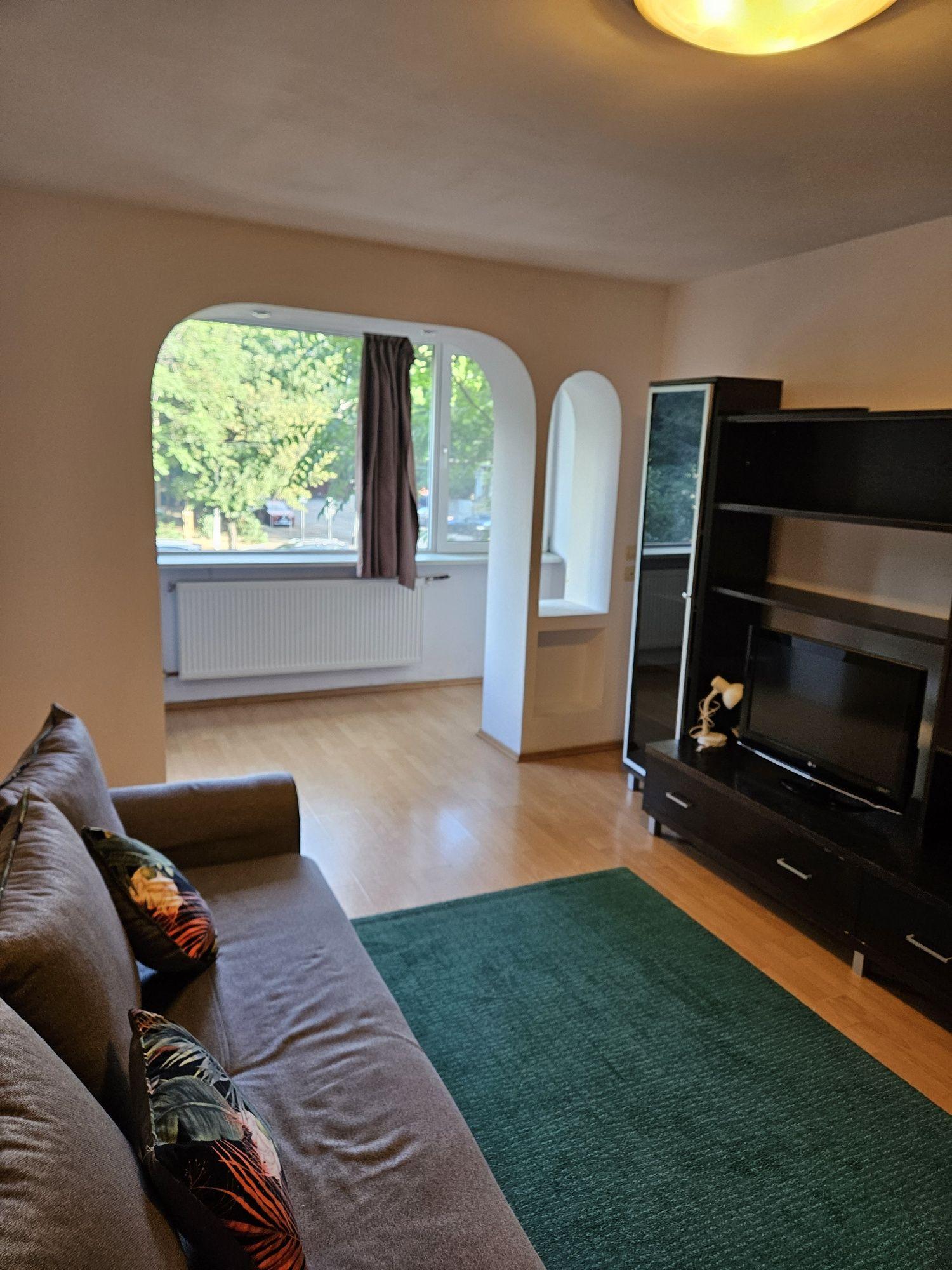 Proprietar inchiriez apartament 2 camere decomandat 2 cam zona Ferdinand/Obor