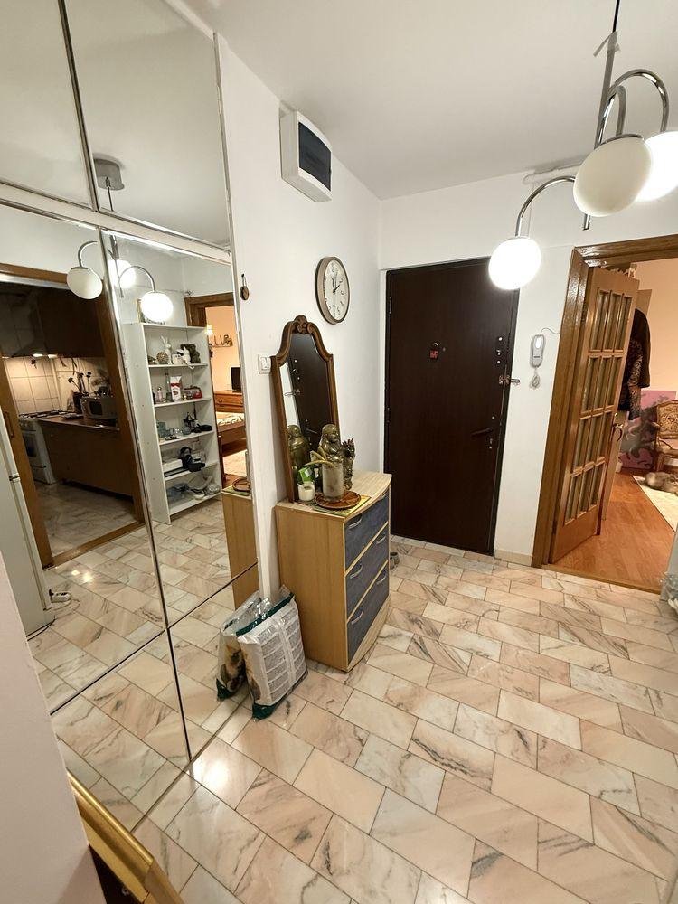 APARTAMENT 3 camere!!! Comf. 1 SPORIT teiul doamnei