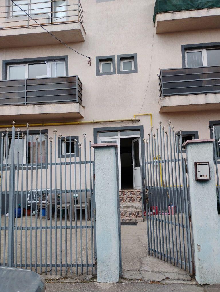 Garsoniera zona republica sect 3 et 1 bloc construit in 2017 contact dupa ora 12 la nr de telefon 0761913991
