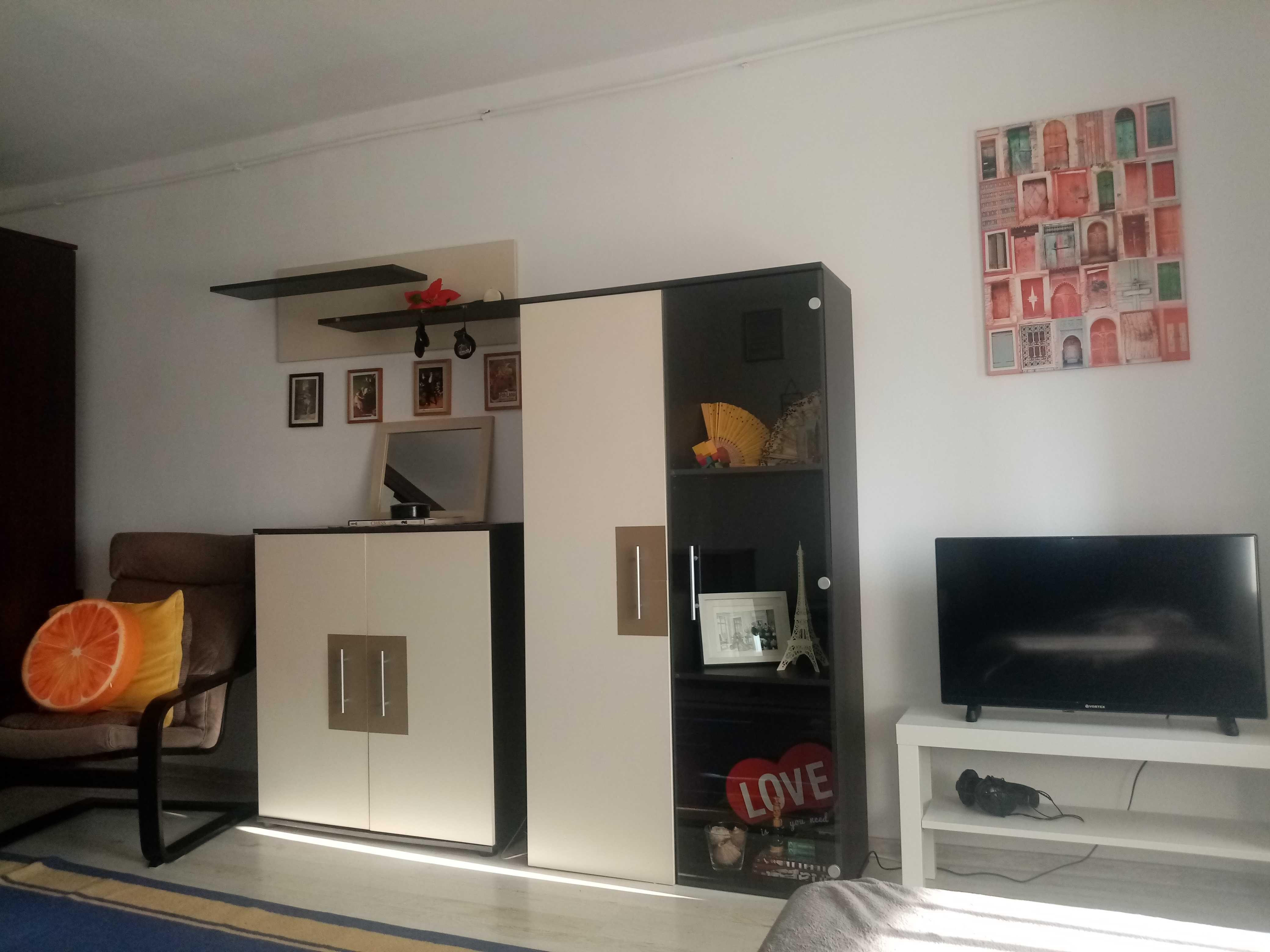 Proprietar inchiriez garsoniera luminoasa si spatioasa in zona Mall Vitan - imagine 1