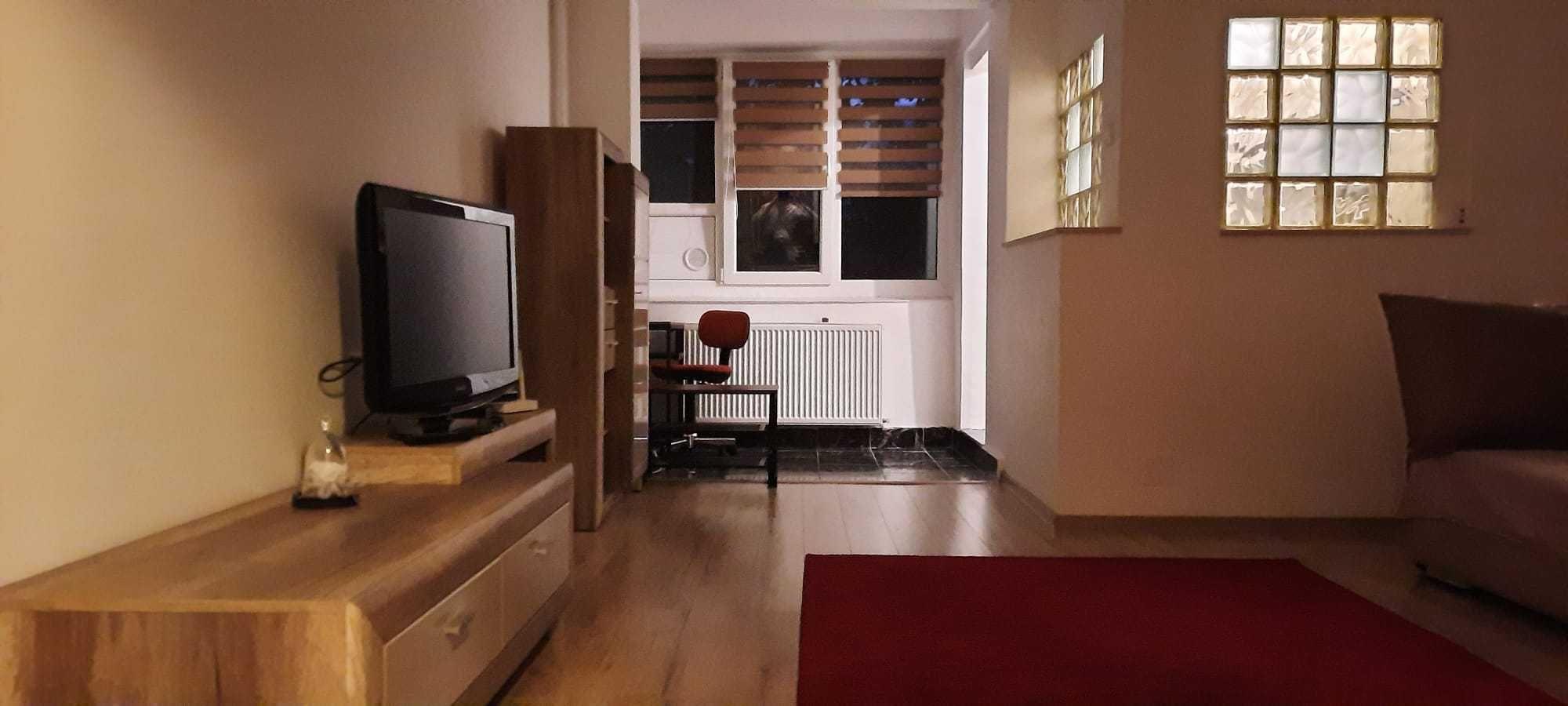 Proprietar, Garsonieră Policlinica Titan, stradal, mobilată și utilată modern, 750 m metrou, lângă Parcul IOR - imagine 1