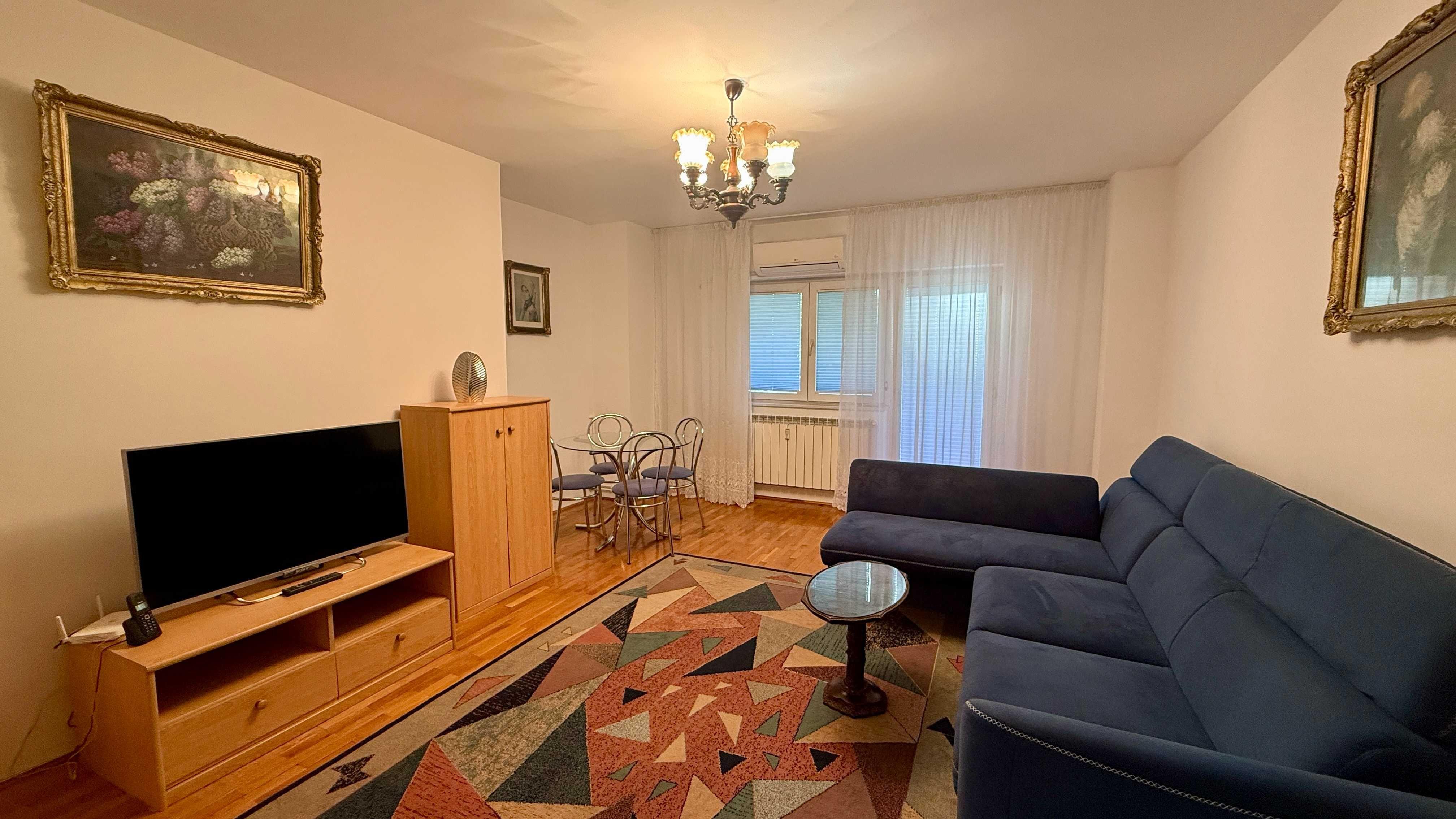 Apt. 3 cam. / 90 mp/ in zona Bd Unirii