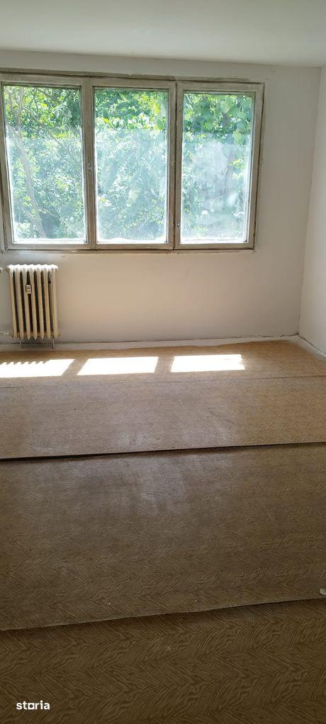 Apartament cu 3 camere Berceni sector 4 la 87500€