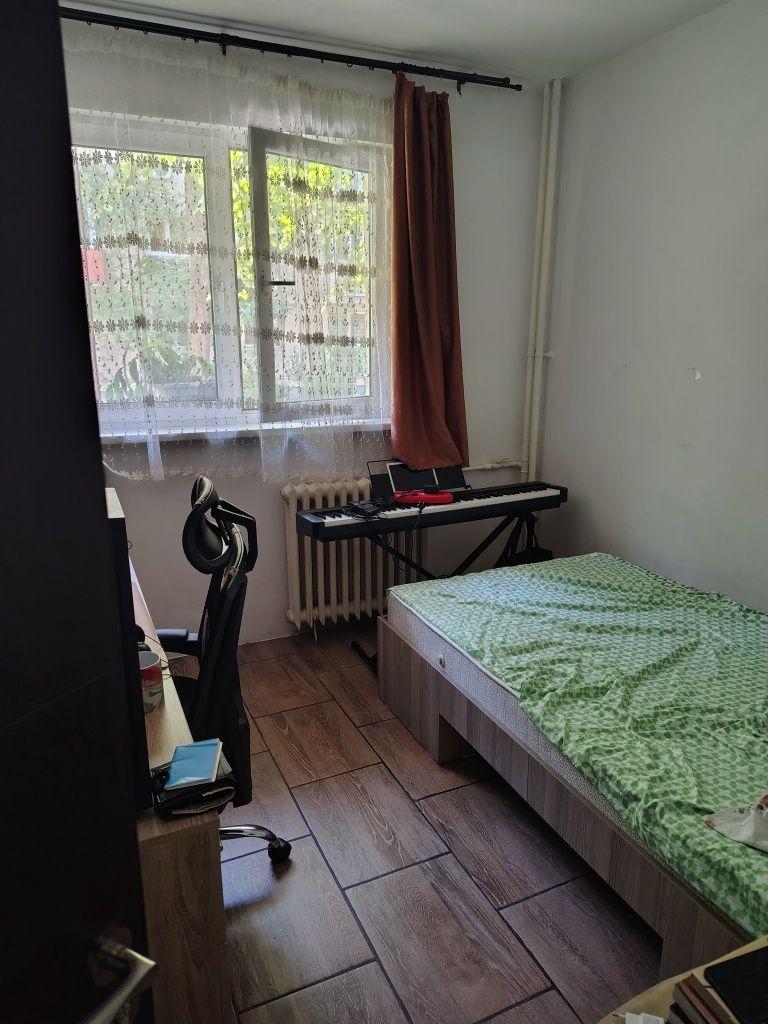 Vând apartament 4 camere, confort 2 ,