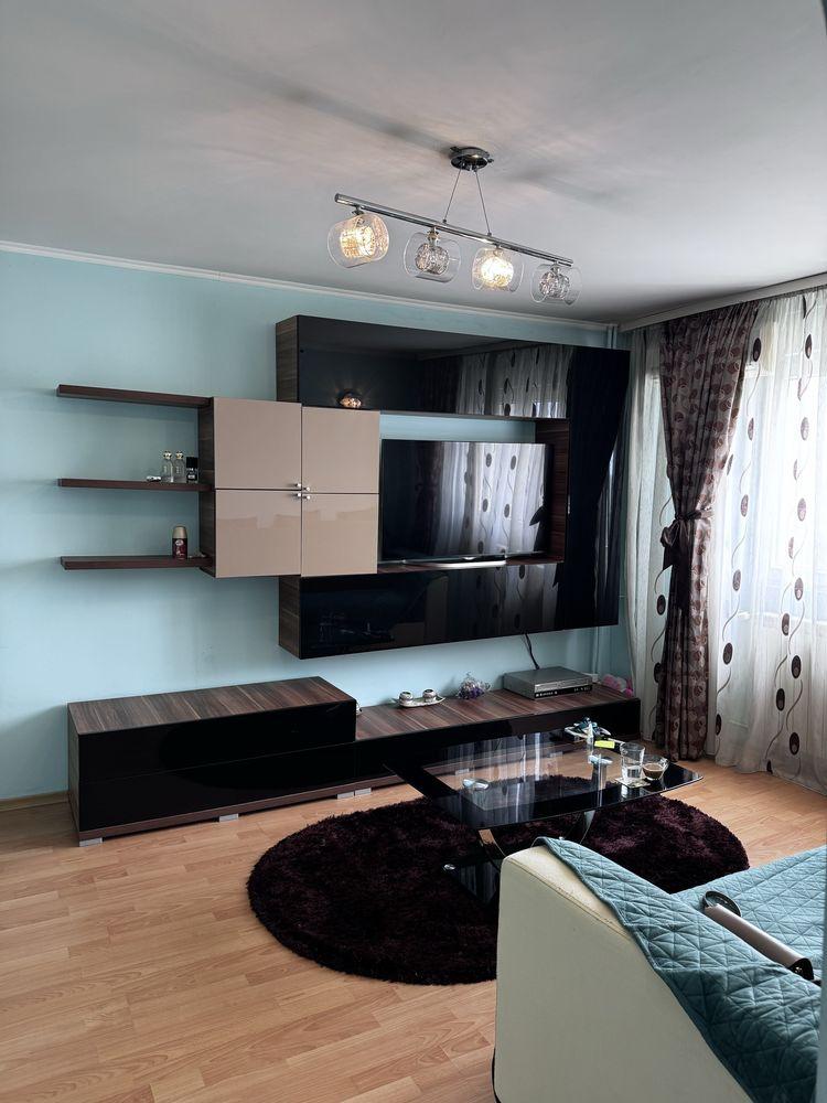 Proprietar Inchiriez apartament 2 camere+ PARCARE