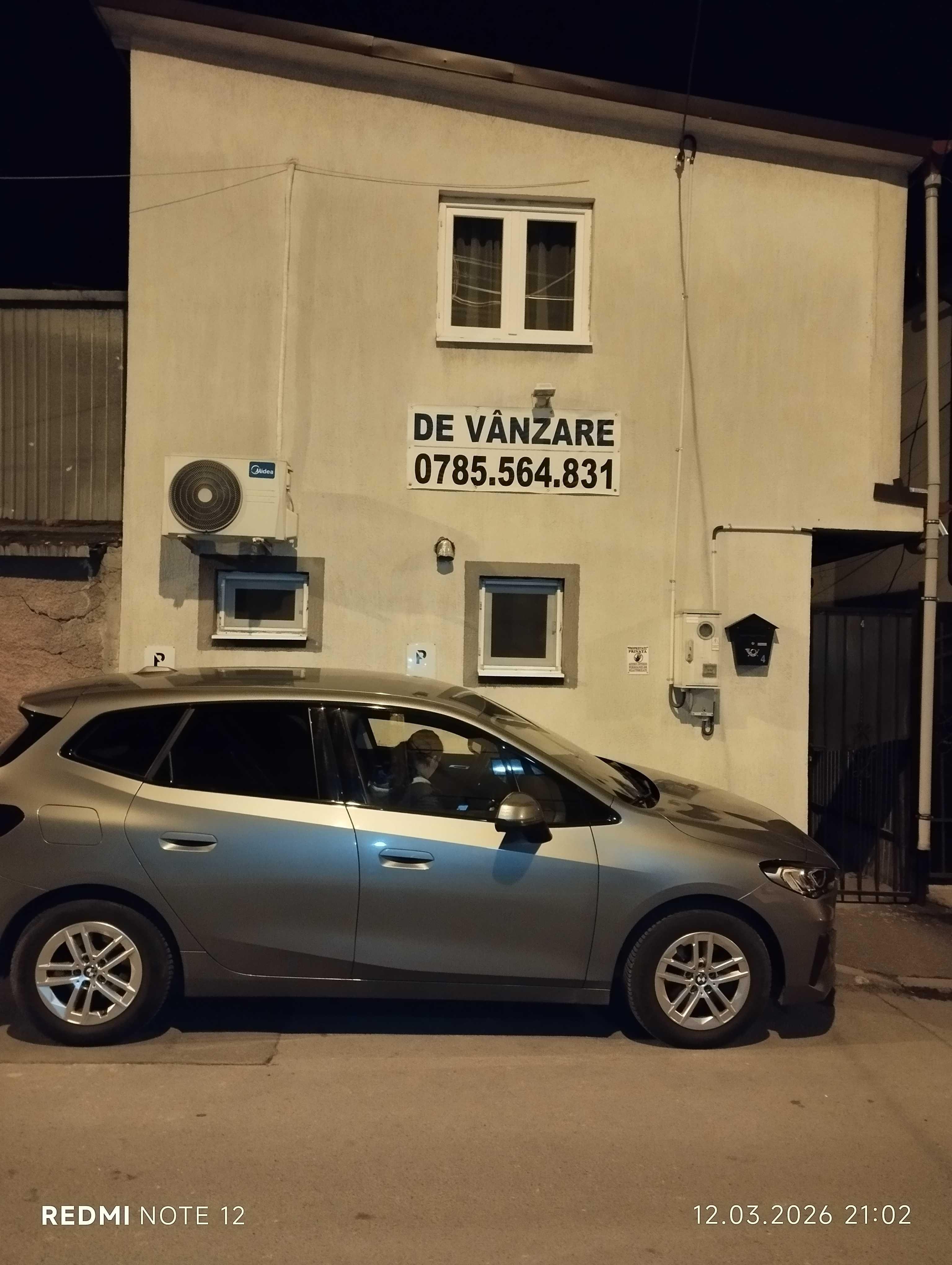 De Închiriat Casa curte mică 20 mp - imagine 1