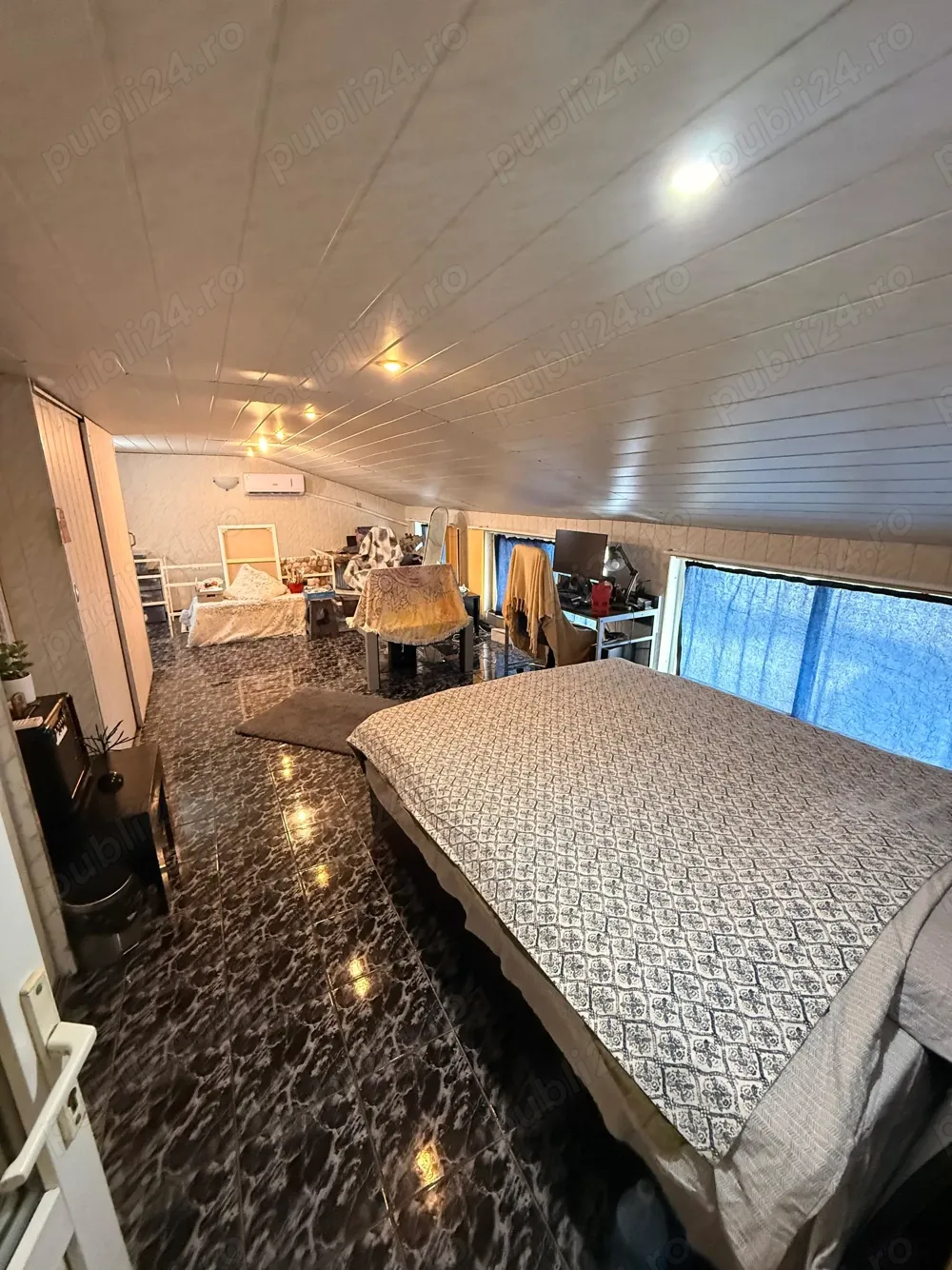 Capitol centru casa din caramda 4 camere pozitionata foarte bine