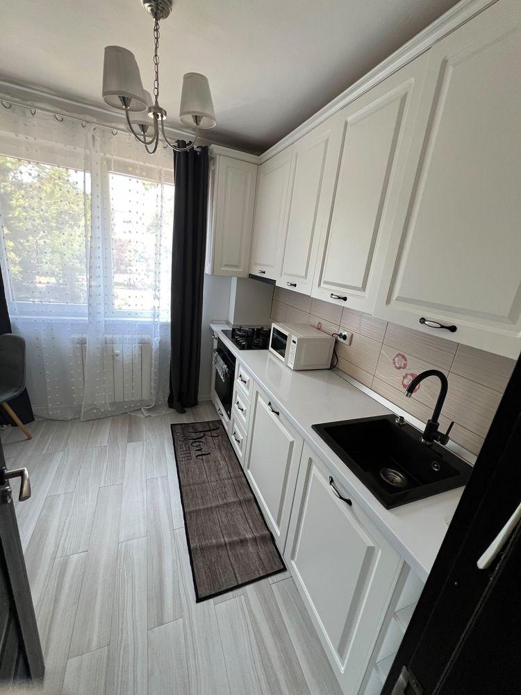 Proprietar, închiriez apartament 3 camere, Crangasi, Constructorilor