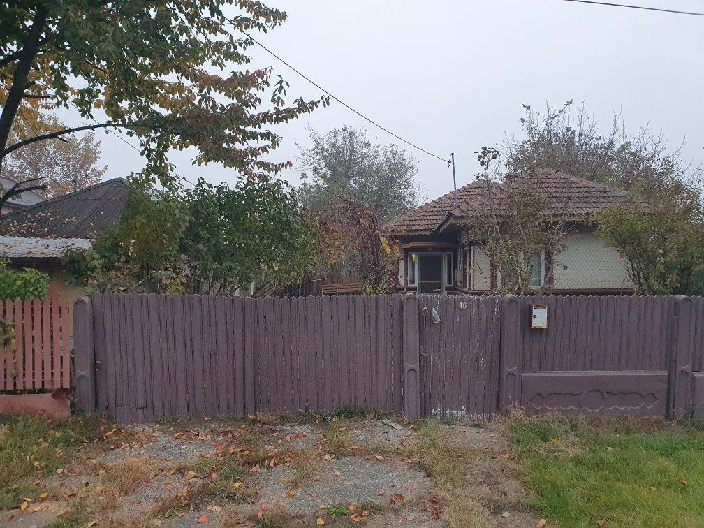 Casă bătrânească de vânzare – Centru Ciolpani, DN1