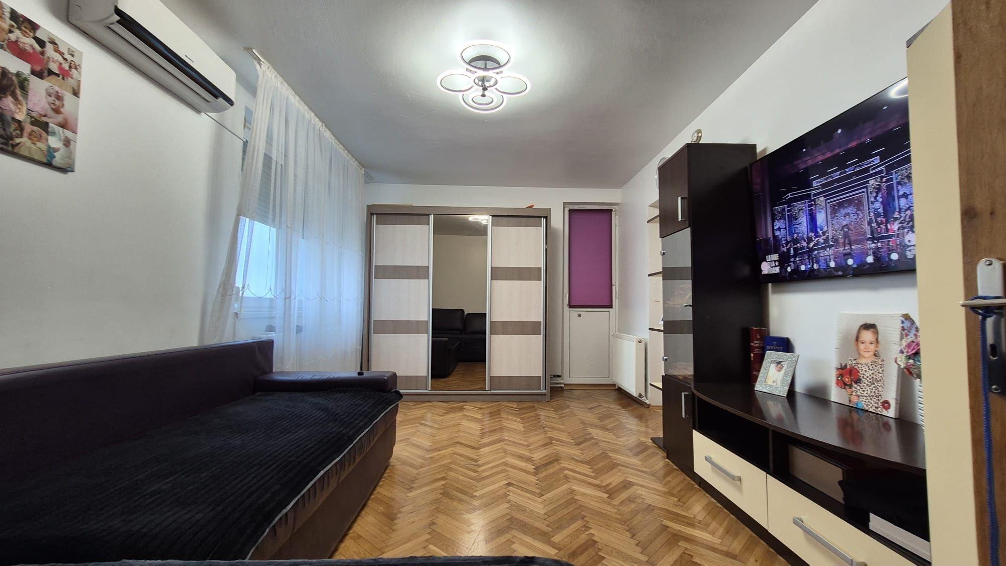 Vand Apartament 2 camere - imagine 1