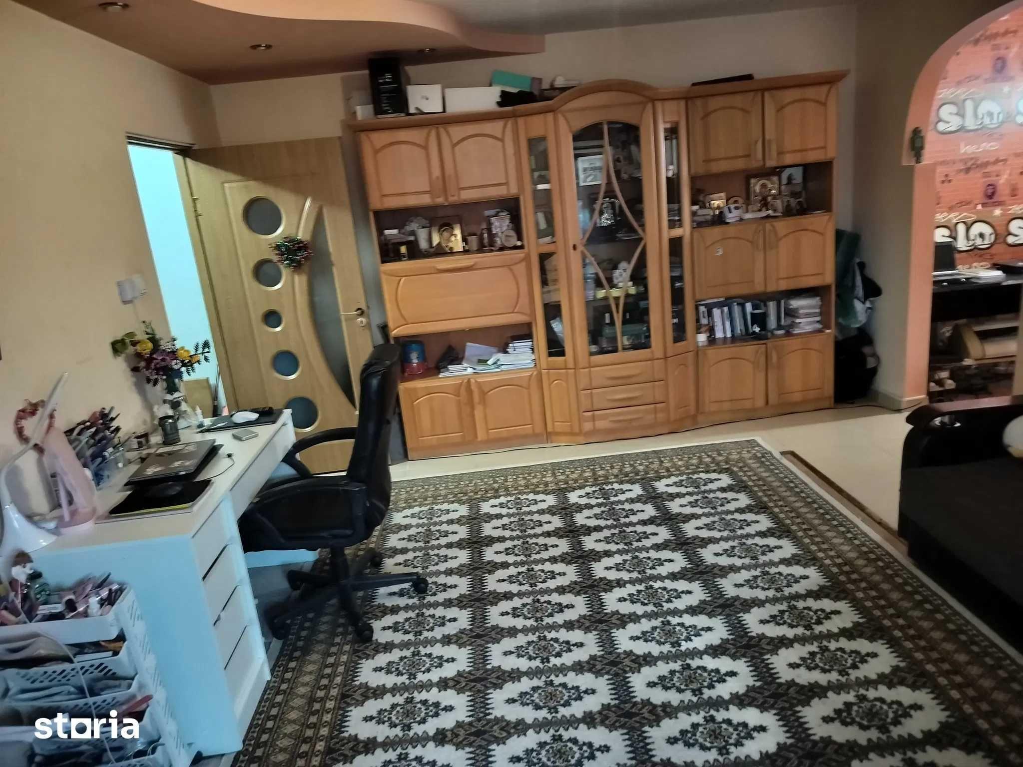 Vand apartament 2 camere - imagine 1