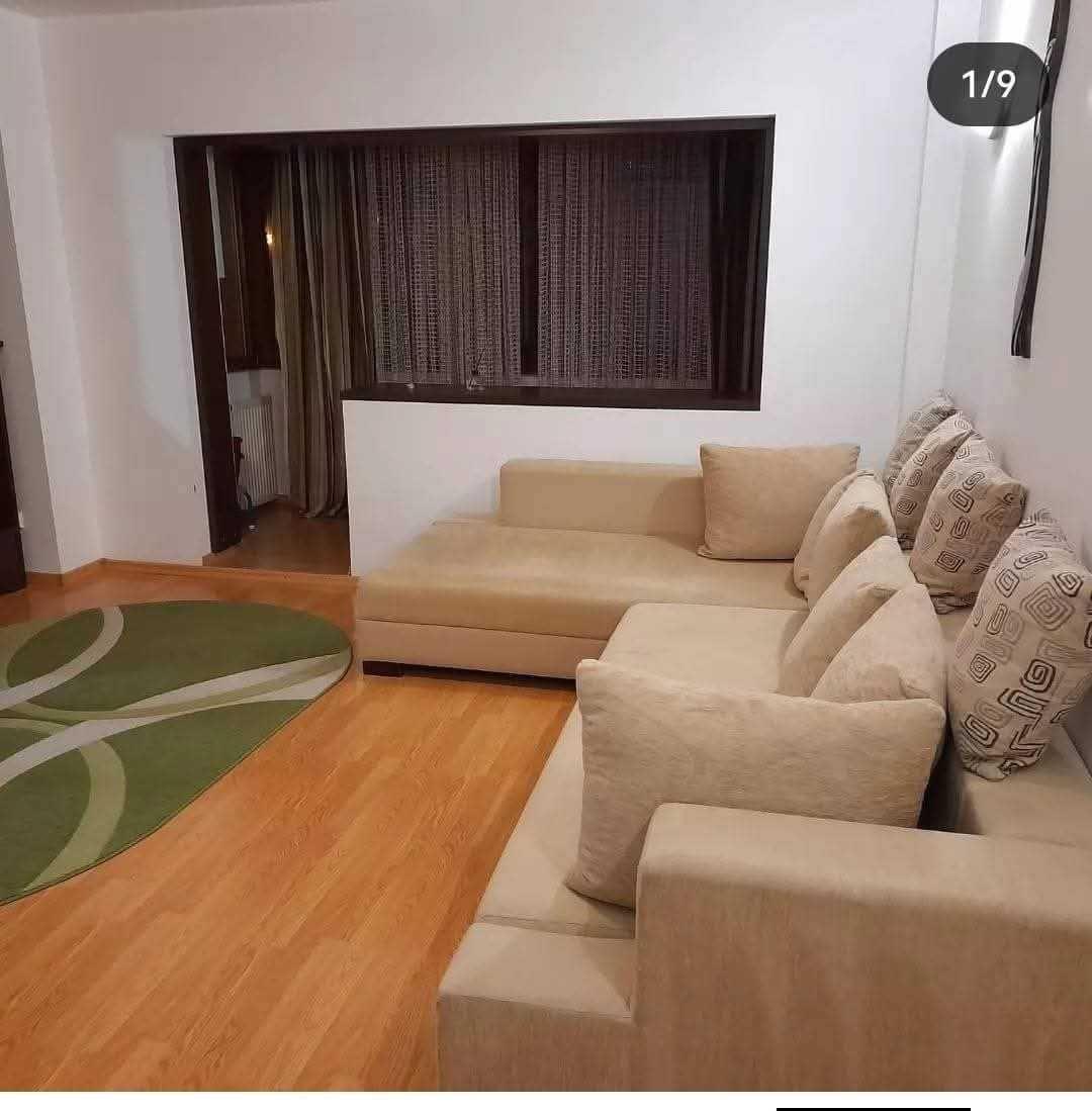 Ofer spre închiriere apartament cu 3 camere - imagine 1