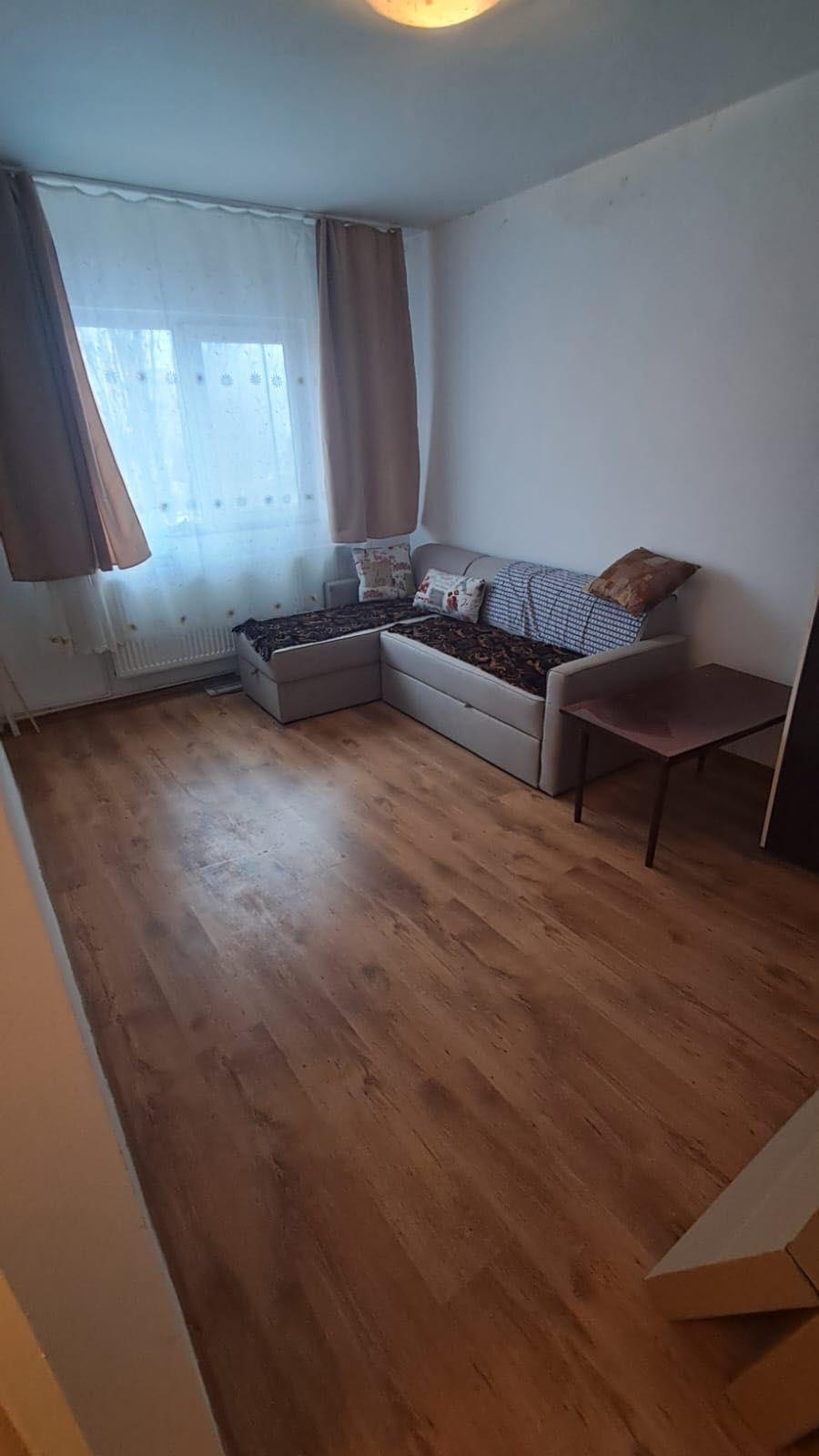 Garsonieră renovată, mobilată, centrală proprie – Zona Motorului - imagine 1