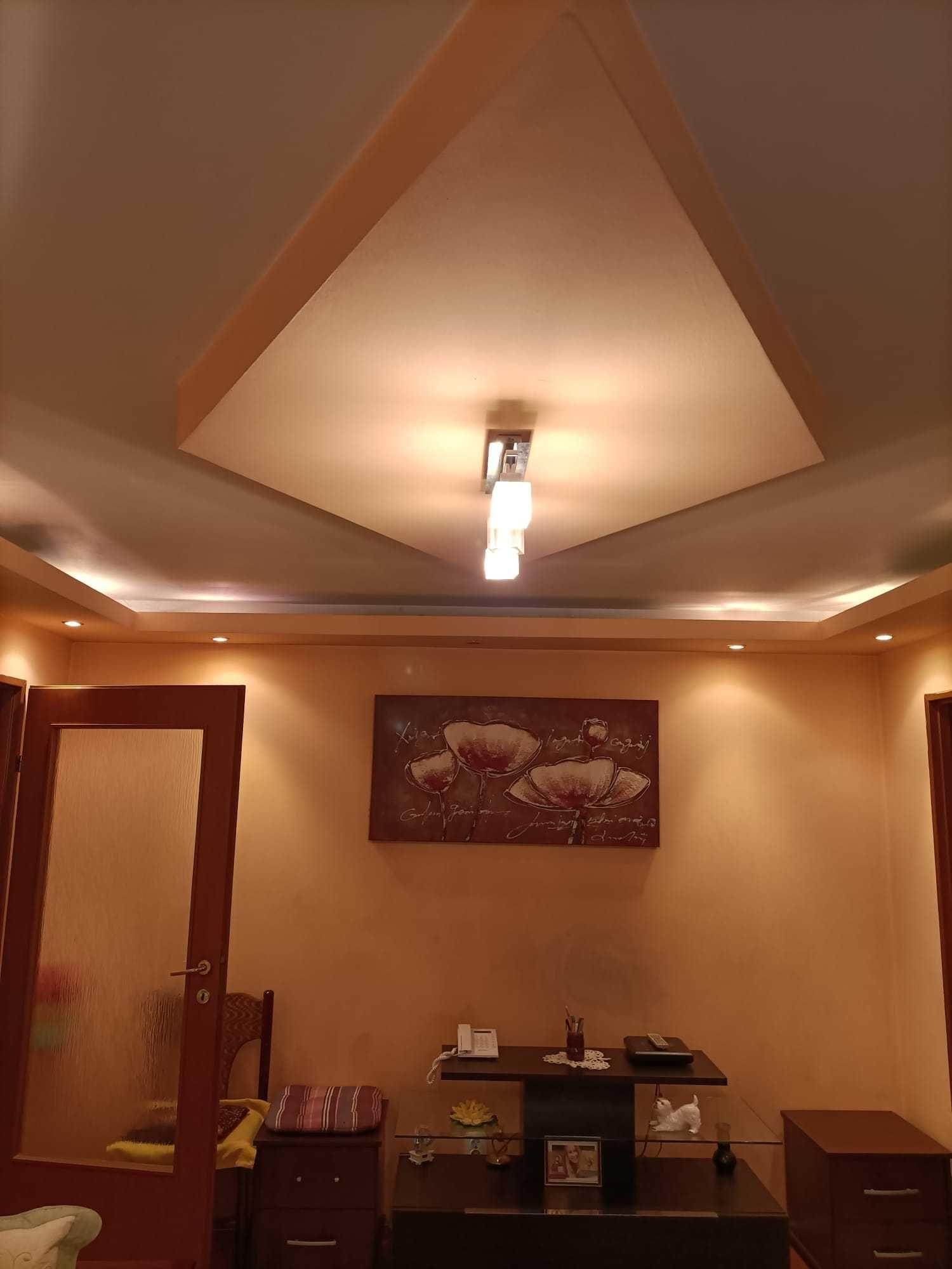Vand apartament 3 camere central