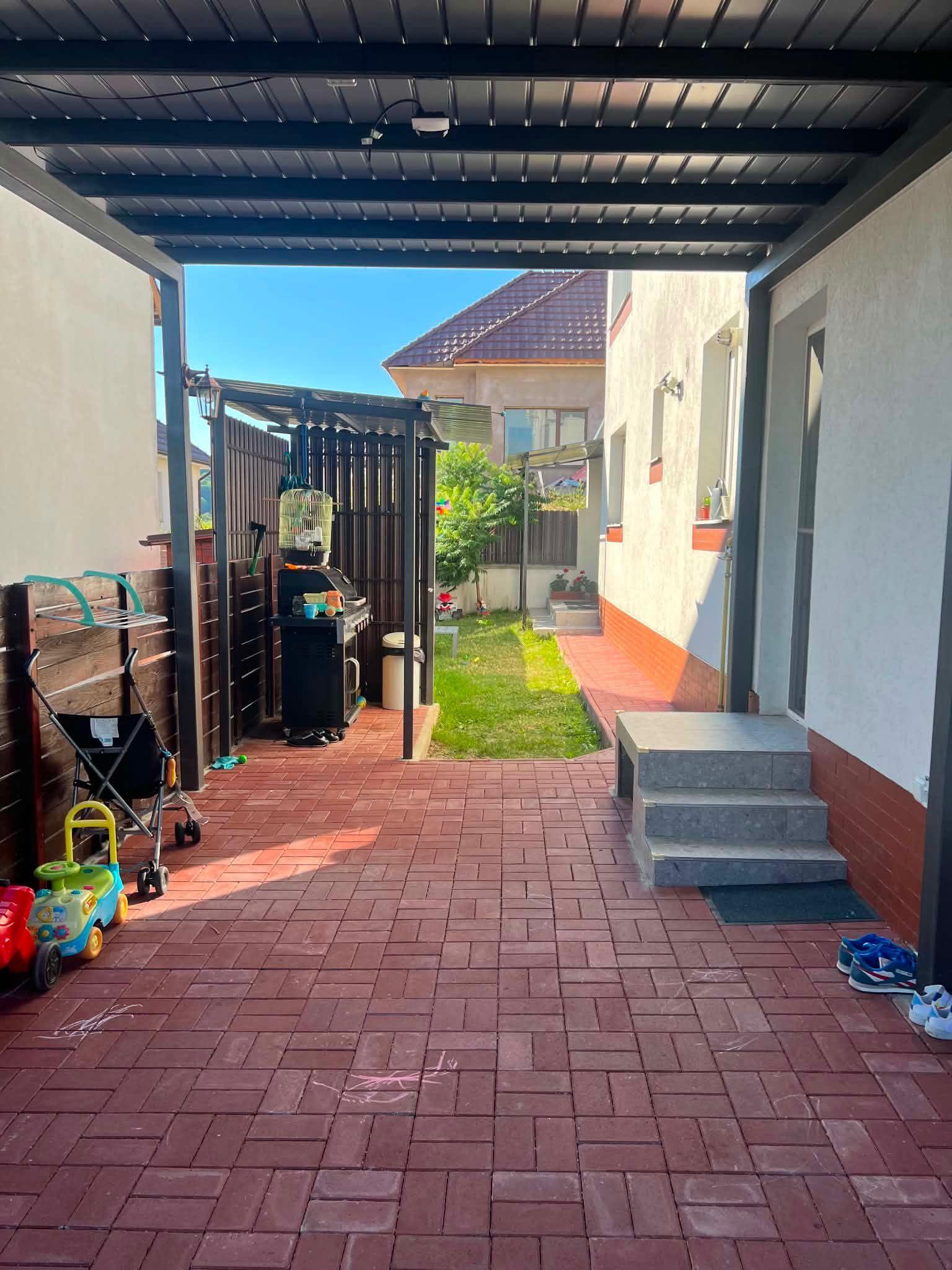 Apartament 3 camere cu curte proprie - imagine 1