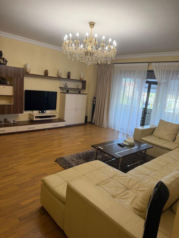Inchiriez apartament cu 3 camere