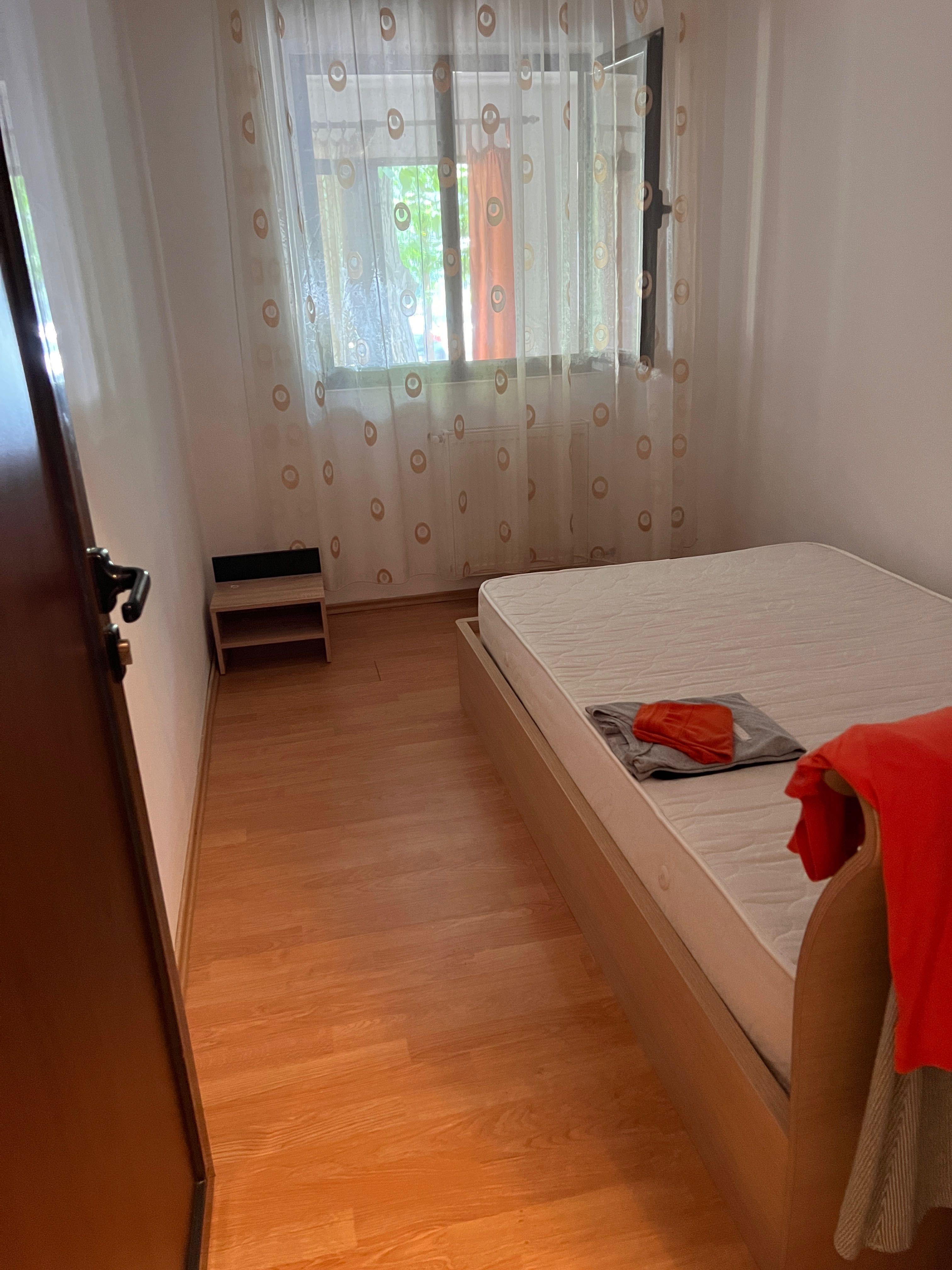 Apartament 3 camere - imagine 1