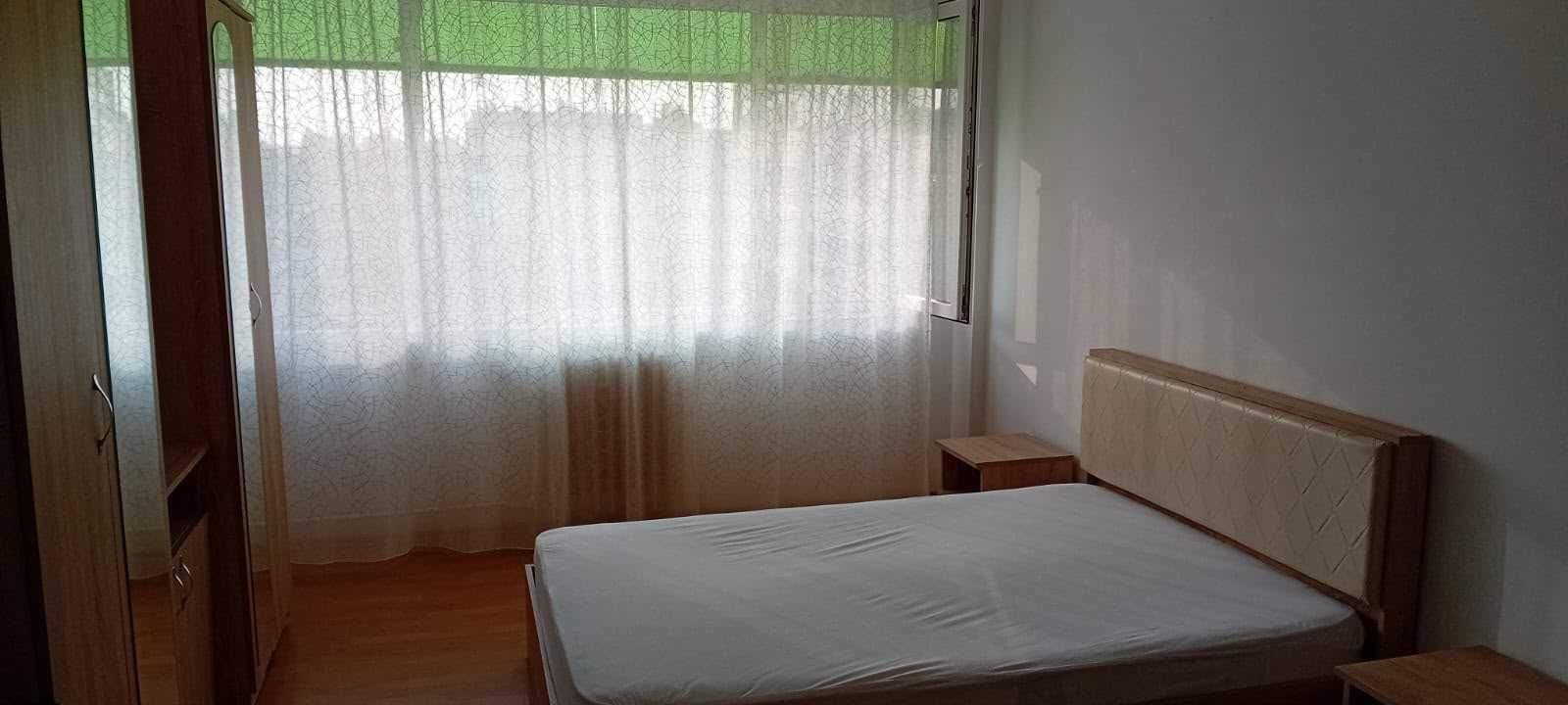 PF închiriez apartament cu o cameră