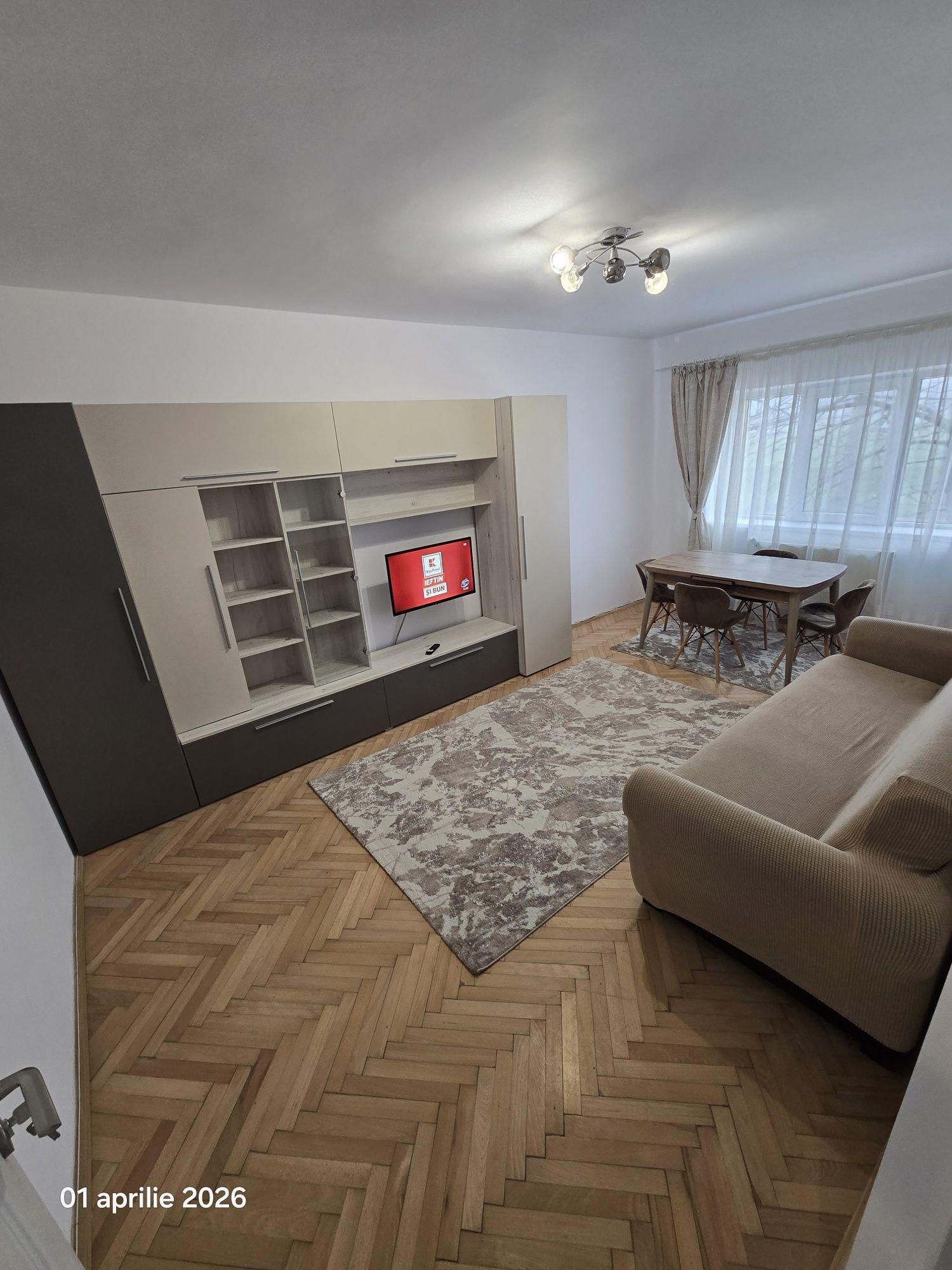 Persoana fizica 2 camere, decomandat, renovat , capat Dacia