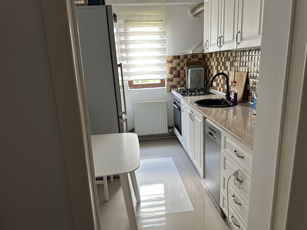 De inchiriat apartament 2 camere Podu Rosu langa Rond