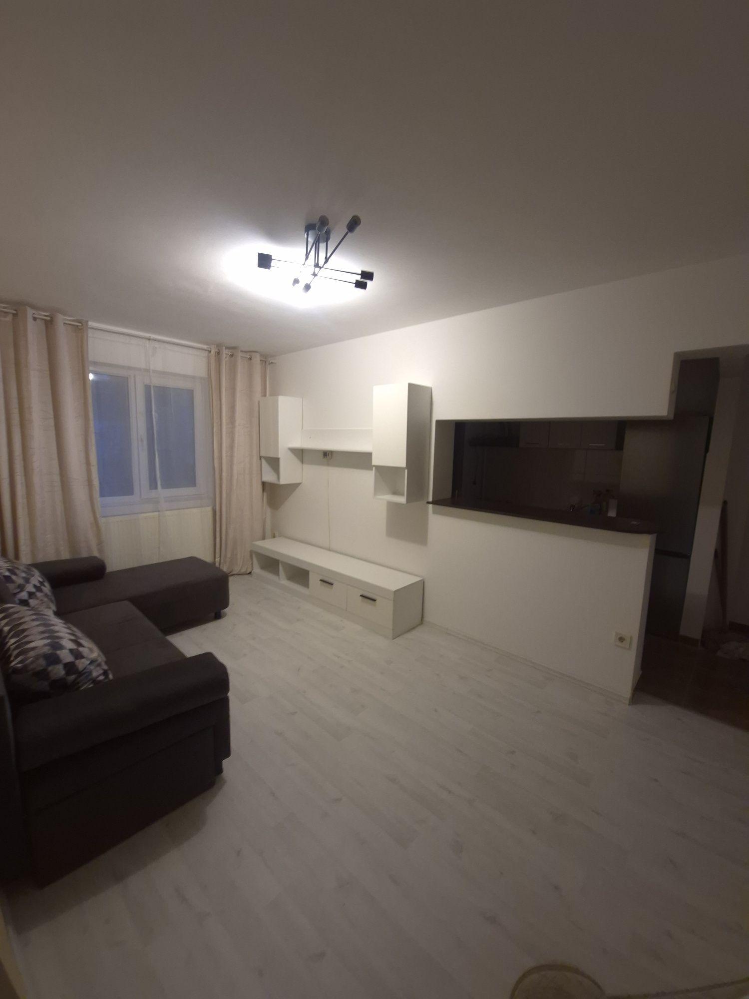 Inchiriez apartament 2 camere semidecomandat Pod de Piatra