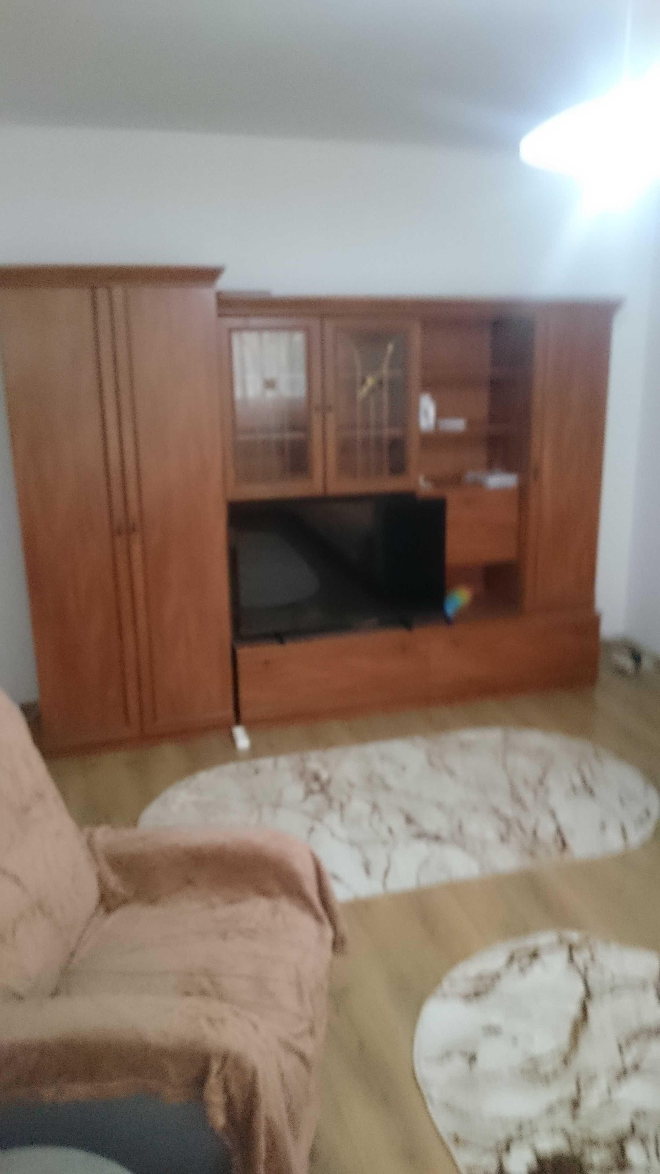 P.F.-Inchiriez Apartament 2 Camere SD. Conf.1 Etaj 1 Tatarasi-Flora